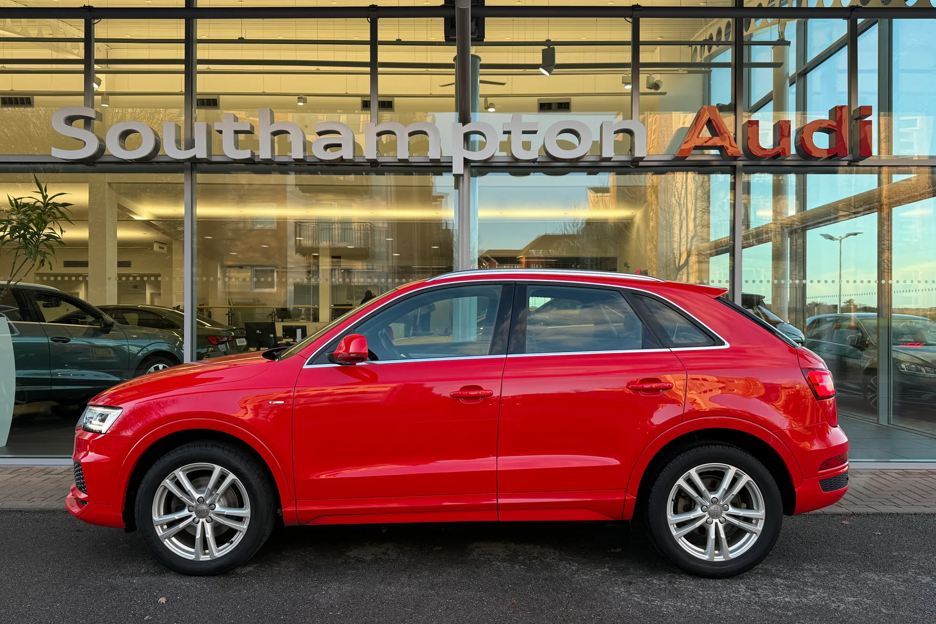 Audi Q3 thumbnail image number 56