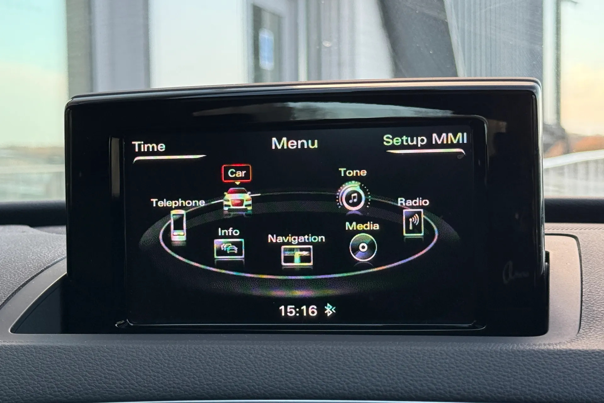 Audi Q3 thumbnail image number 15