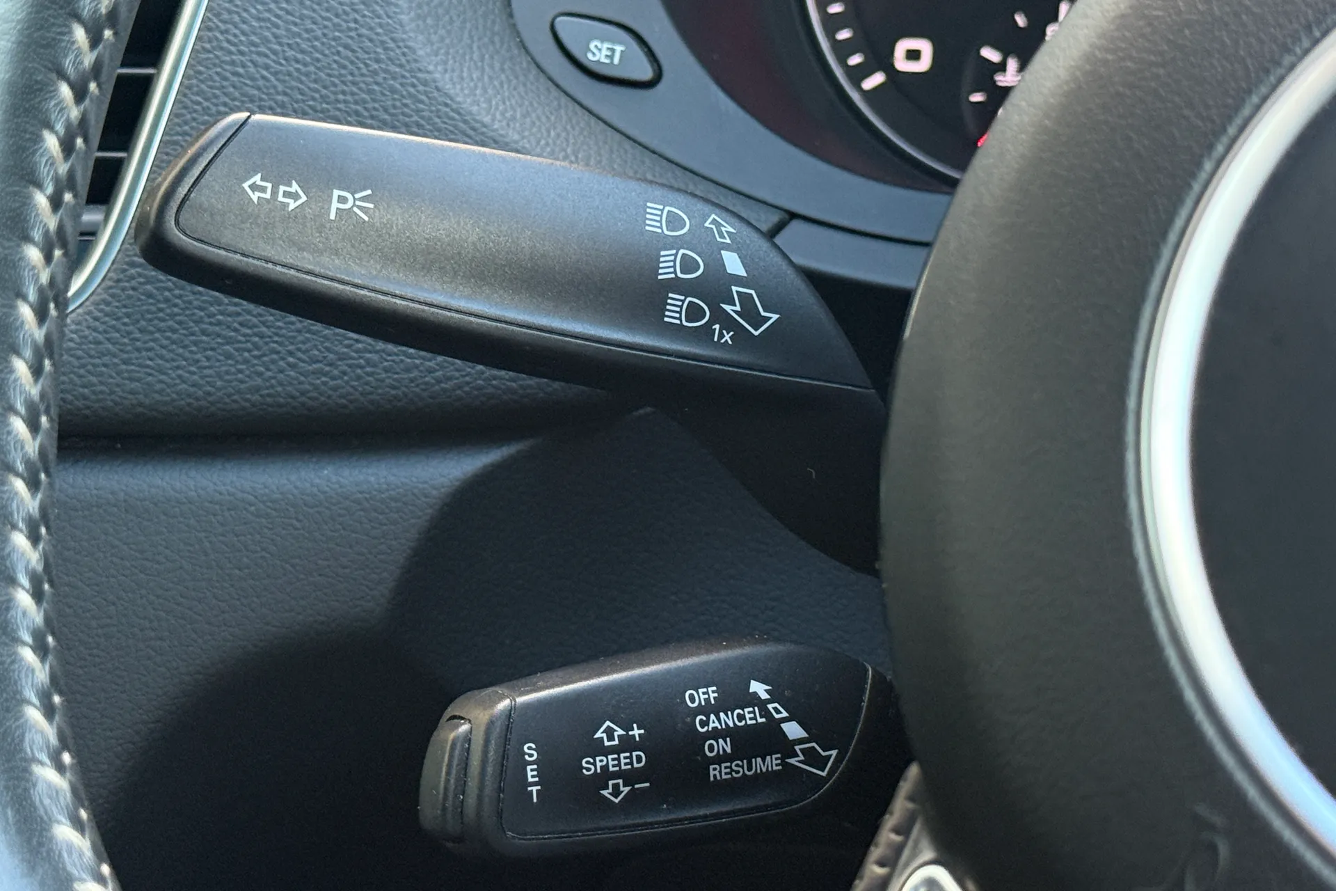 Audi Q3 thumbnail image number 20