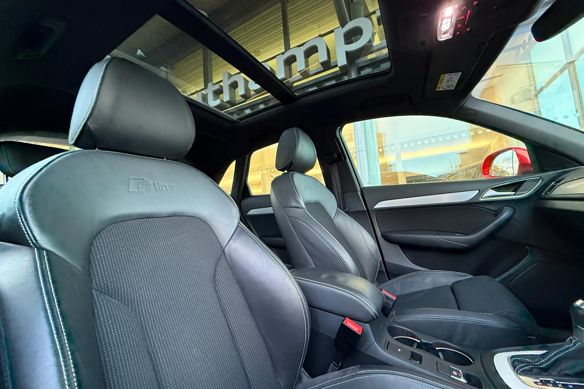 Audi Q3 thumbnail image number 33