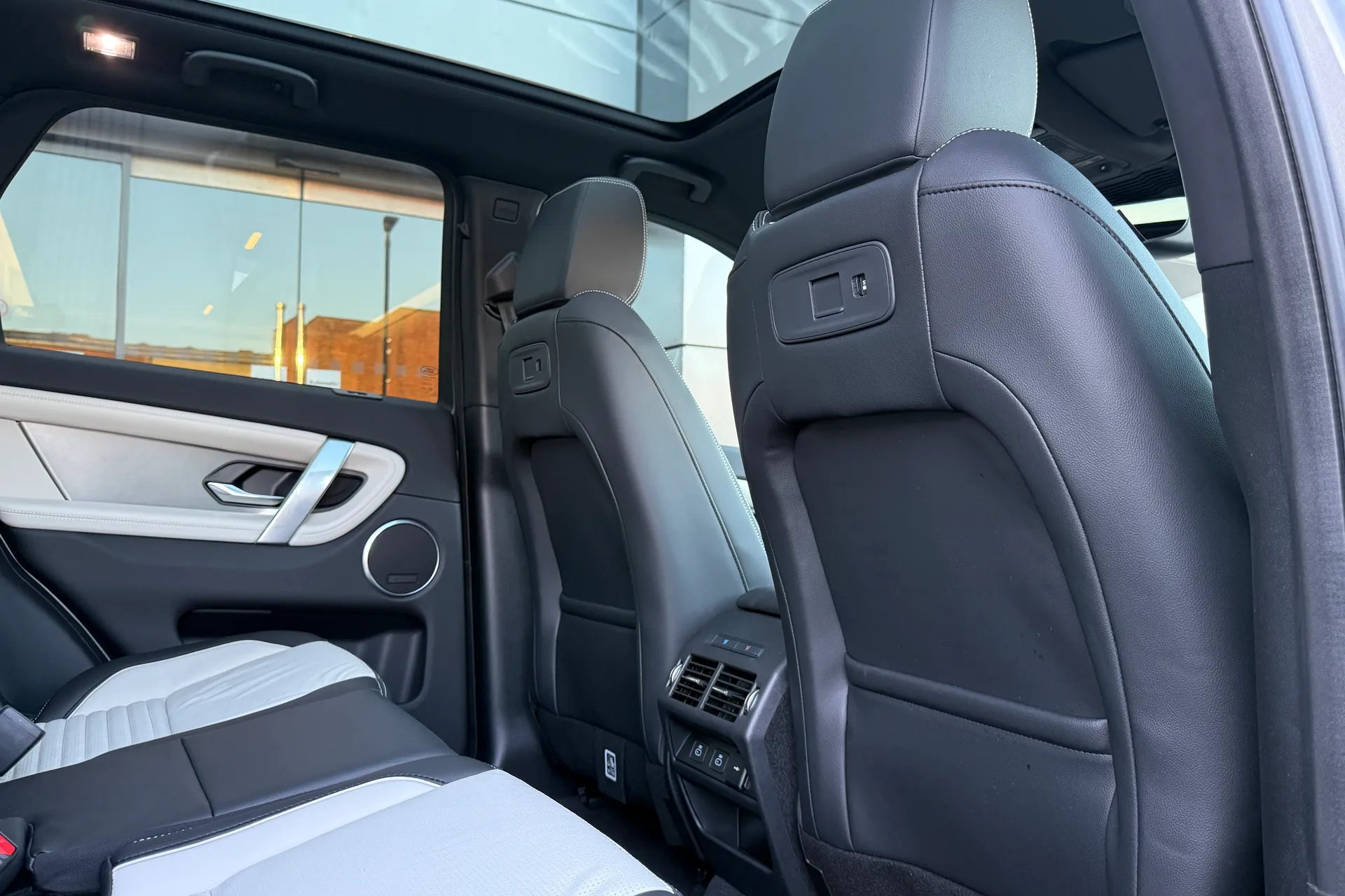 LAND ROVER DISCOVERY SPORT thumbnail image number 33