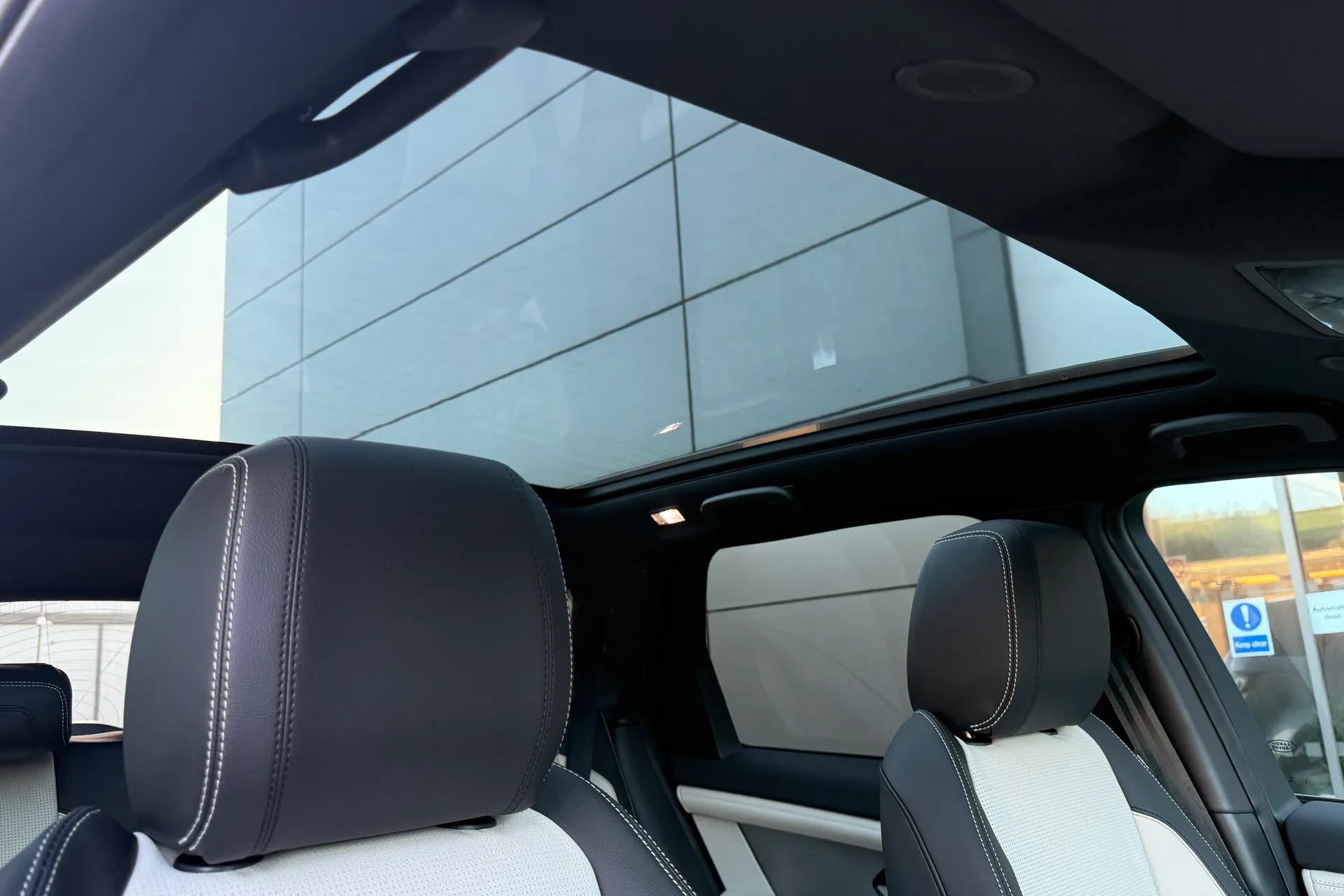 LAND ROVER DISCOVERY SPORT thumbnail image number 9