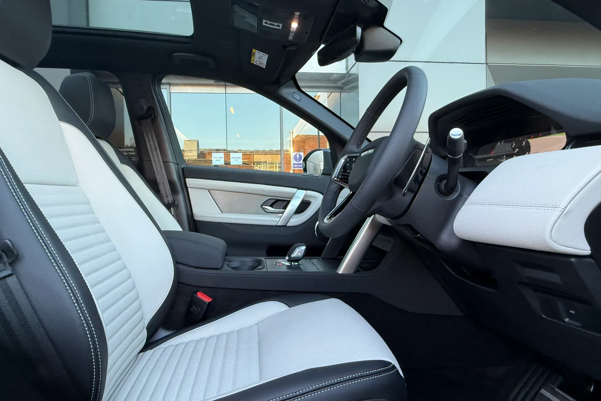 LAND ROVER DISCOVERY SPORT thumbnail image number 13