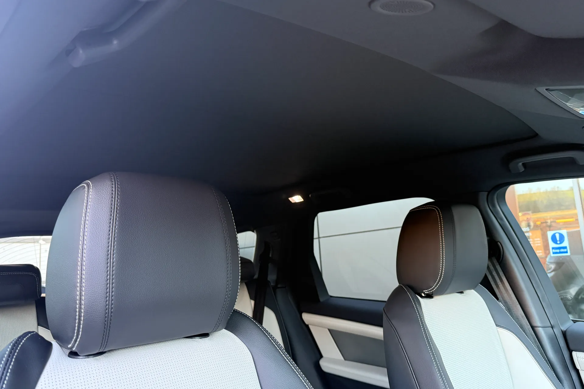 LAND ROVER DISCOVERY SPORT thumbnail image number 8