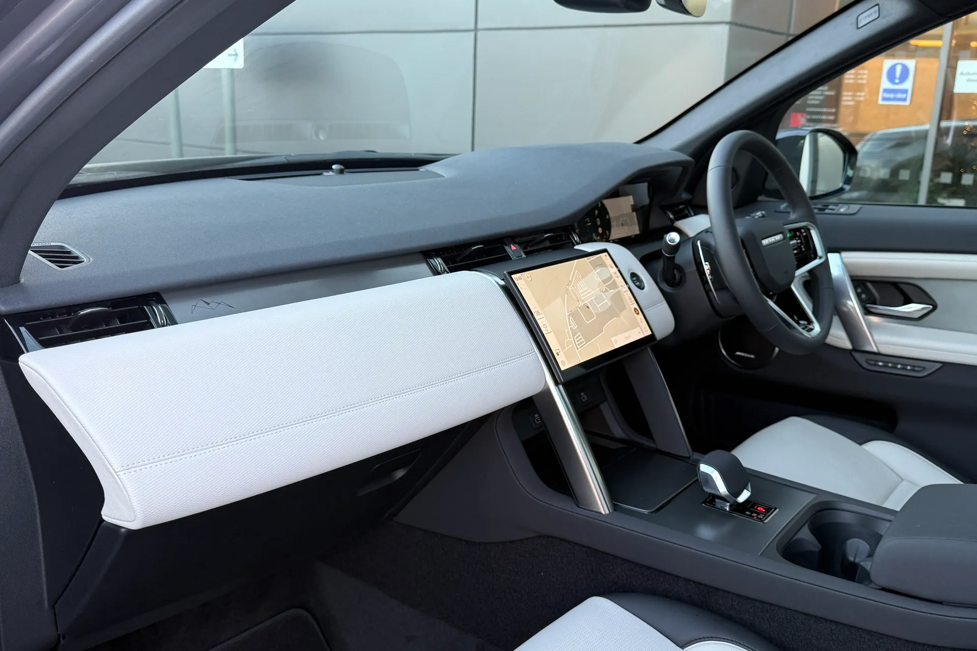 LAND ROVER DISCOVERY SPORT thumbnail image number 43