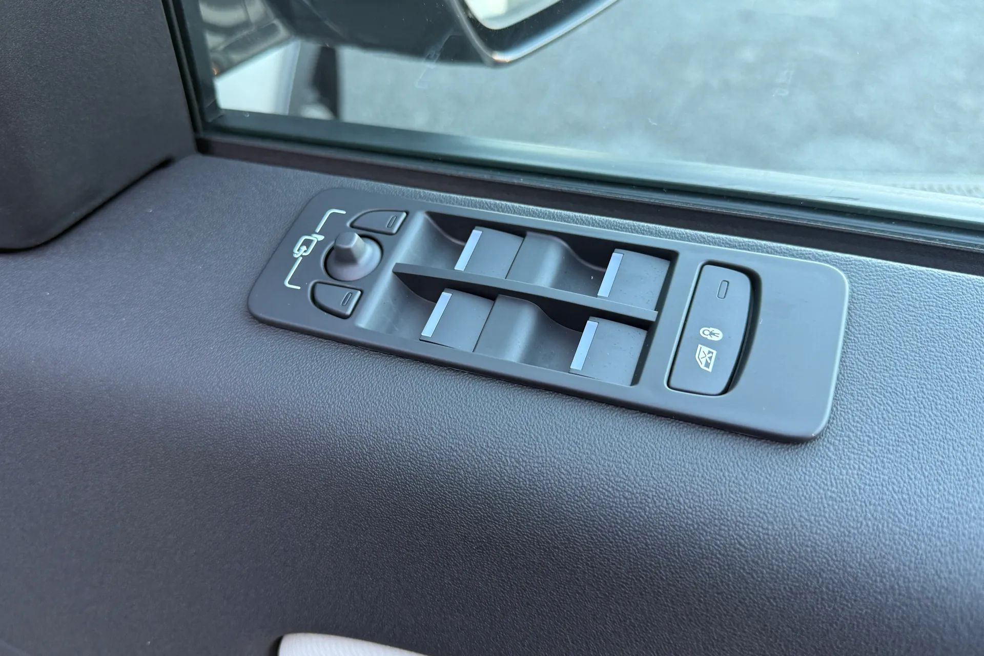 LAND ROVER DISCOVERY SPORT thumbnail image number 61