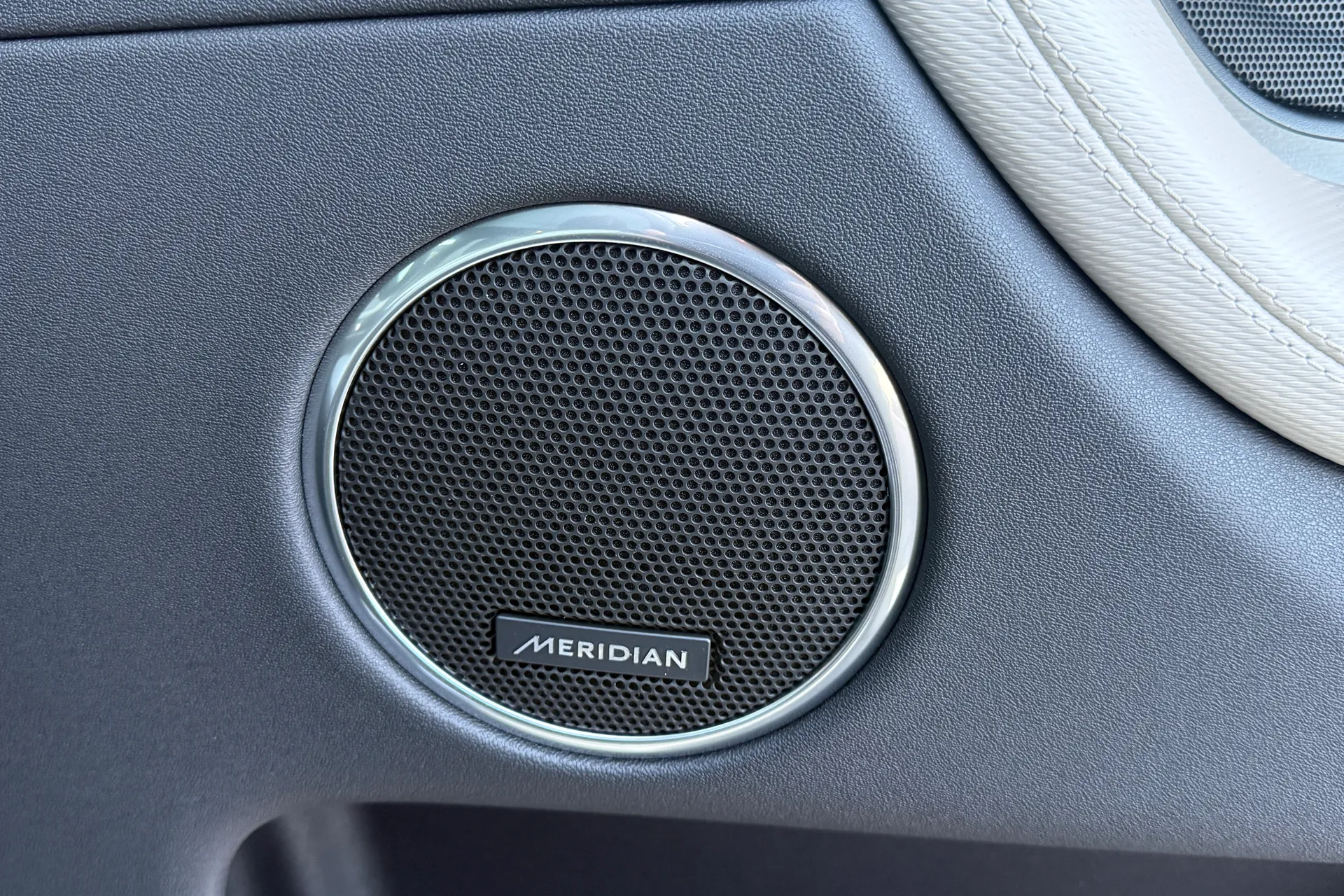 LAND ROVER DISCOVERY SPORT thumbnail image number 16