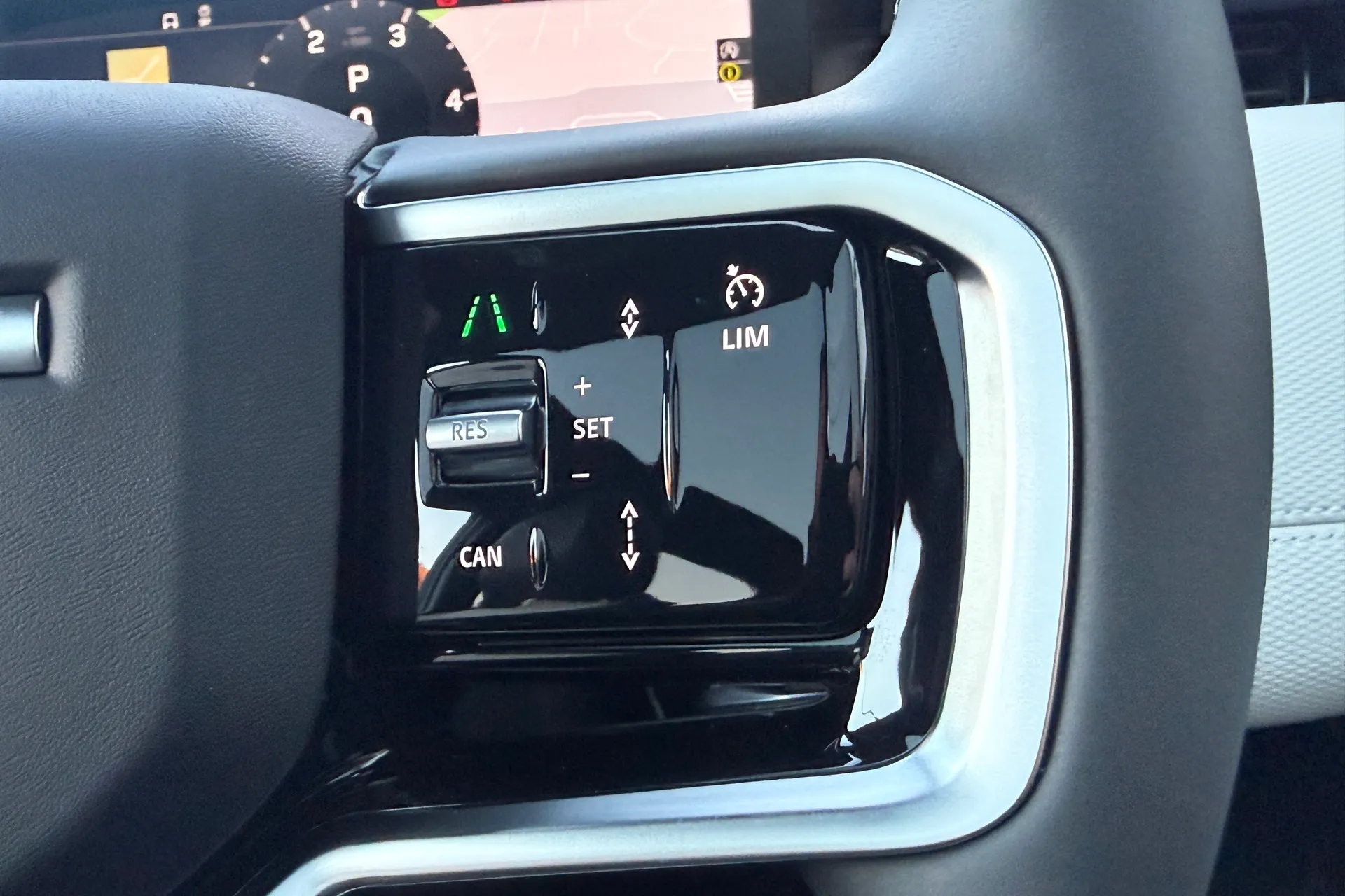 LAND ROVER DISCOVERY SPORT thumbnail image number 27