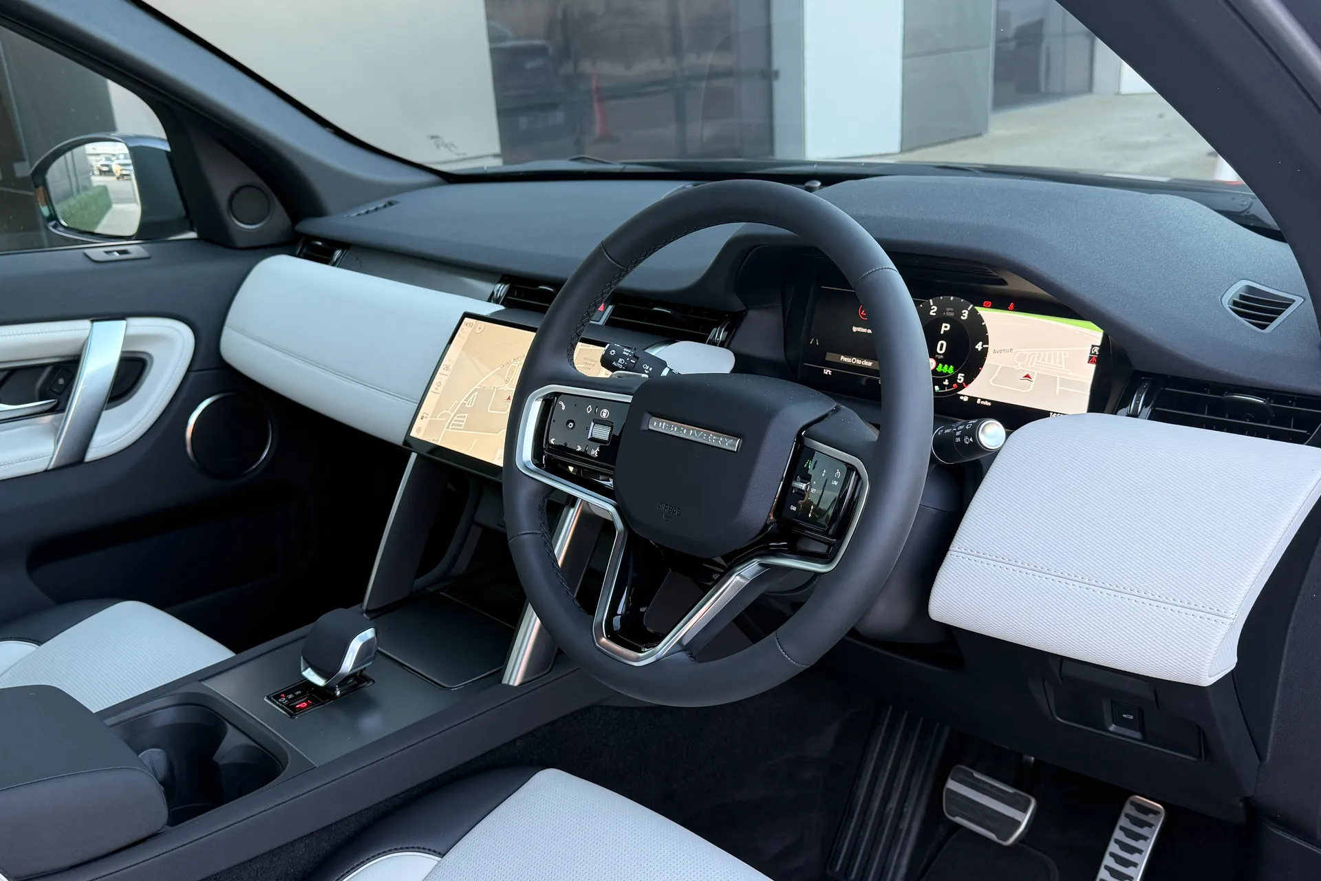 LAND ROVER DISCOVERY SPORT thumbnail image number 12