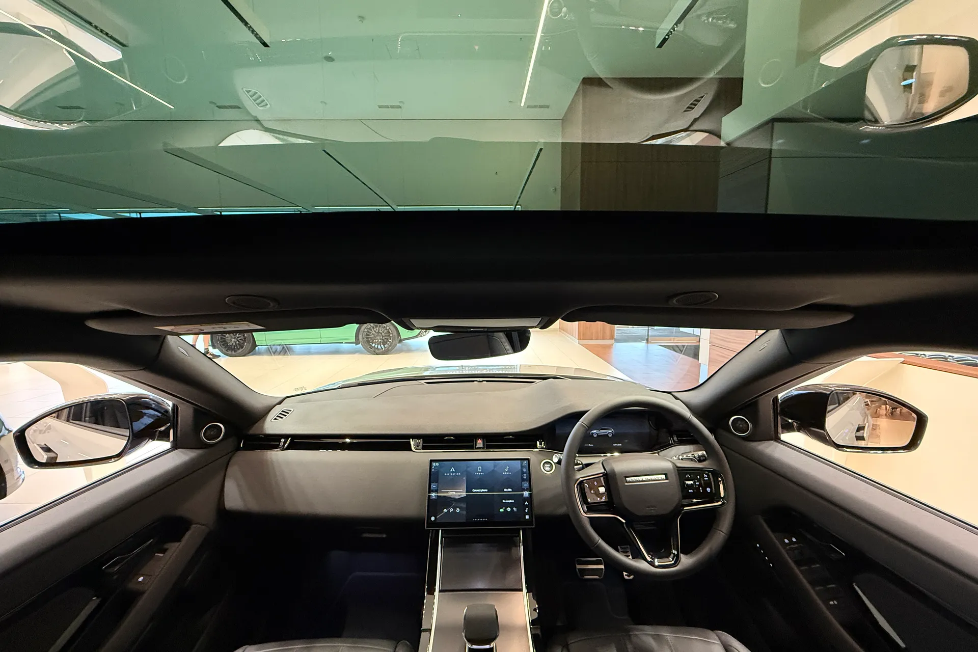 LAND ROVER RANGE ROVER EVOQUE thumbnail image number 3