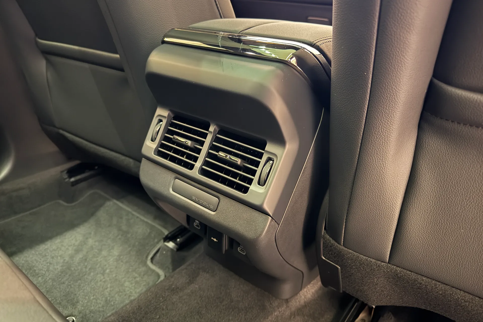 LAND ROVER RANGE ROVER EVOQUE thumbnail image number 23