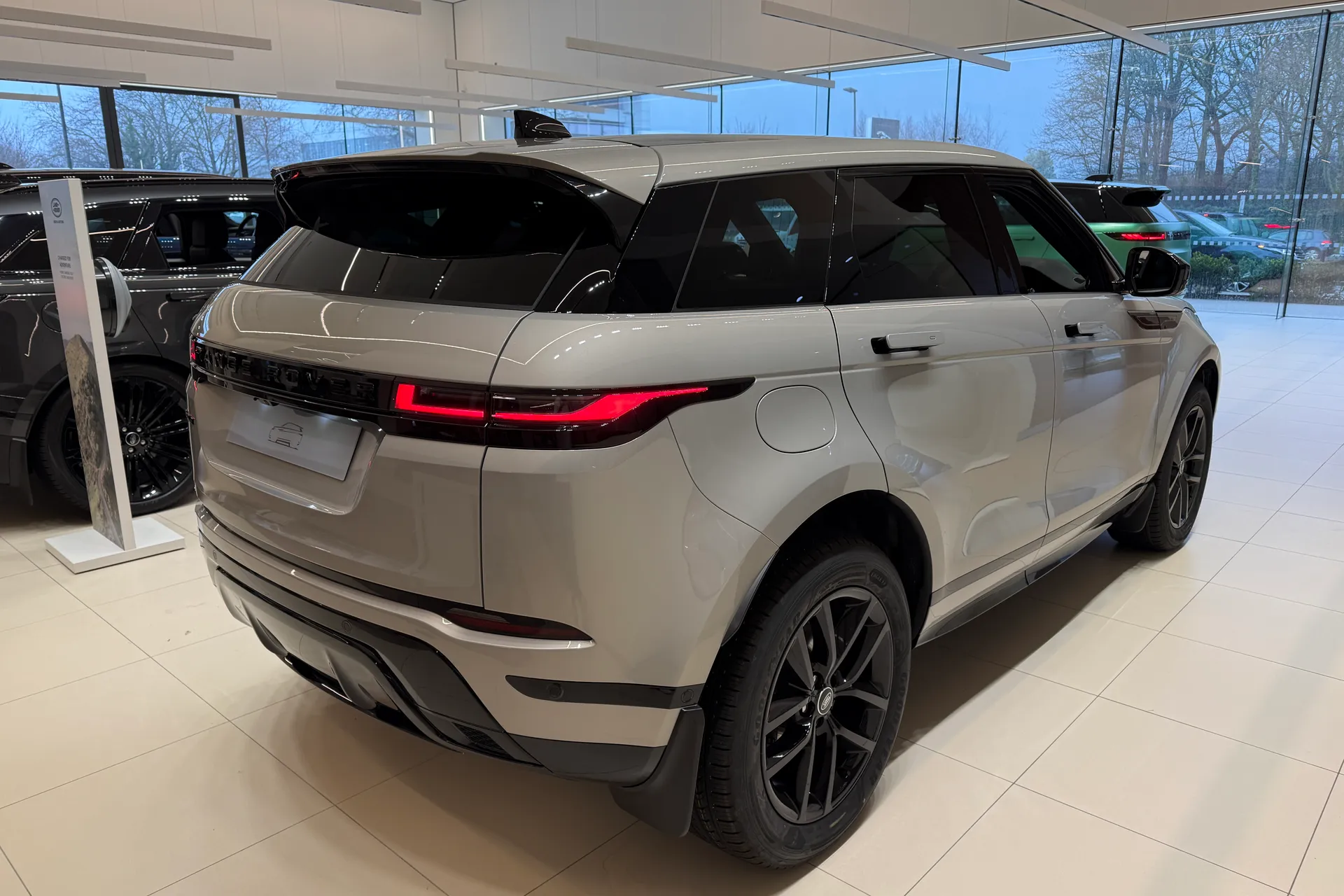 LAND ROVER RANGE ROVER EVOQUE thumbnail image number 9