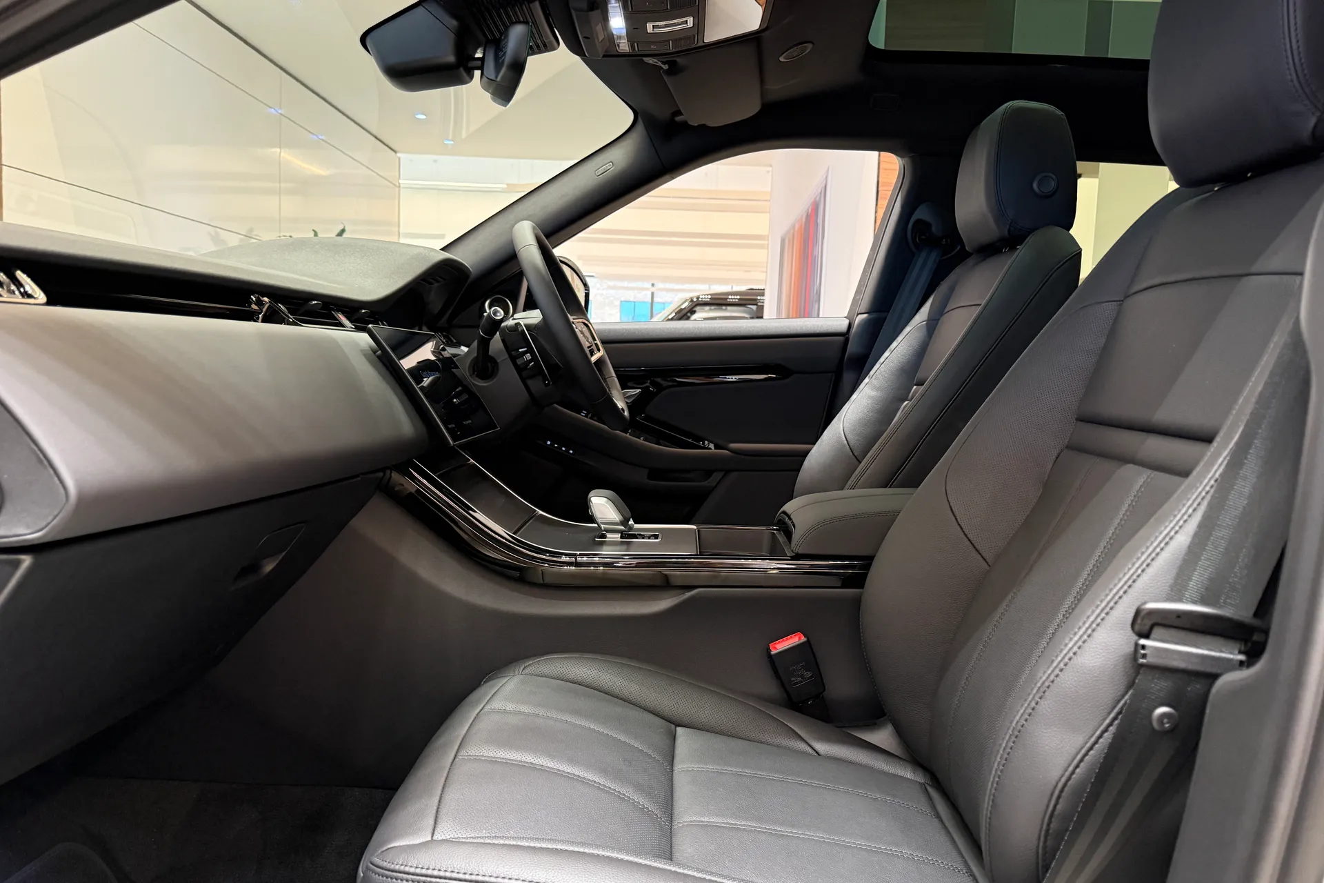 LAND ROVER RANGE ROVER EVOQUE thumbnail image number 28