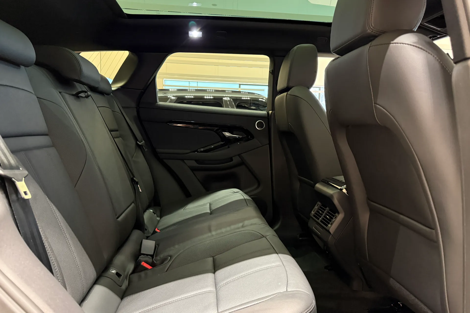 LAND ROVER RANGE ROVER EVOQUE thumbnail image number 20