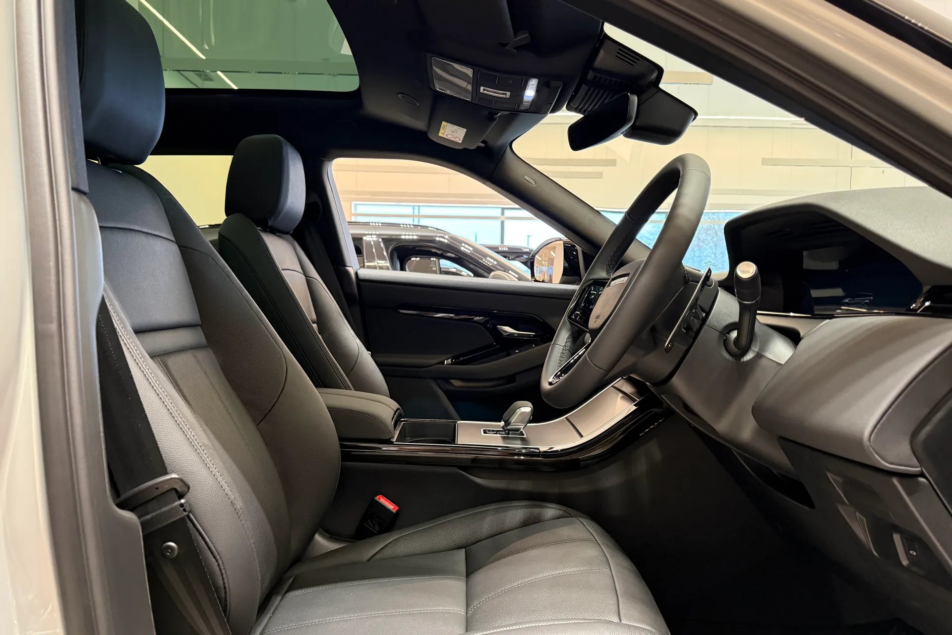 LAND ROVER RANGE ROVER EVOQUE thumbnail image number 25