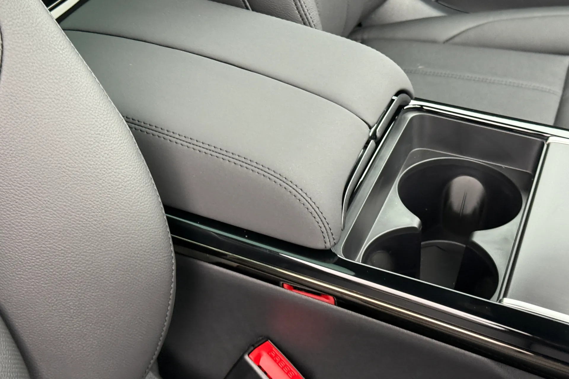 LAND ROVER RANGE ROVER EVOQUE thumbnail image number 36