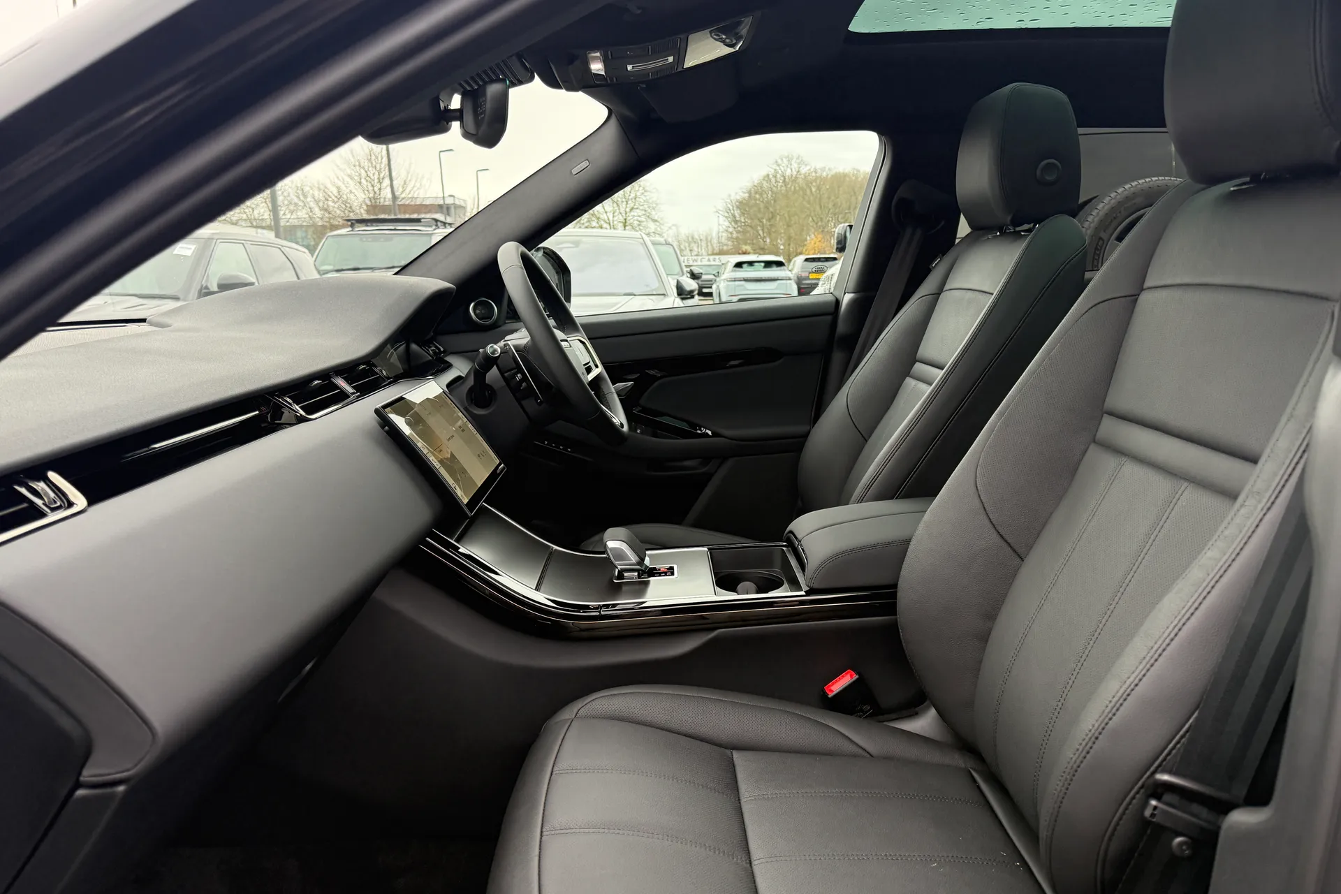 LAND ROVER RANGE ROVER EVOQUE thumbnail image number 38