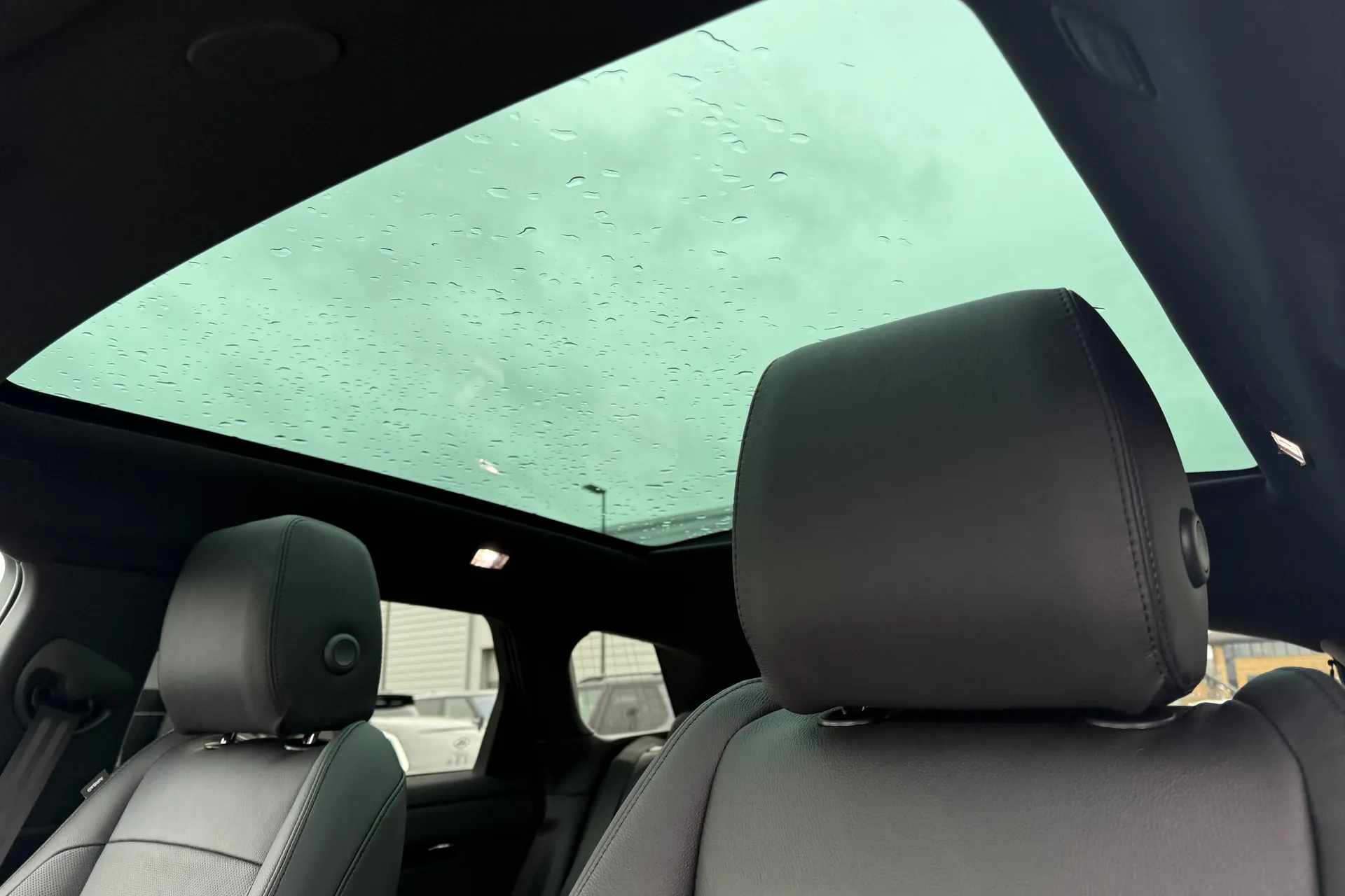 LAND ROVER RANGE ROVER EVOQUE thumbnail image number 4