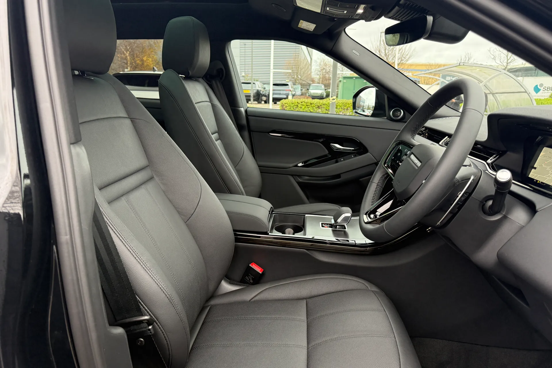 LAND ROVER RANGE ROVER EVOQUE thumbnail image number 34