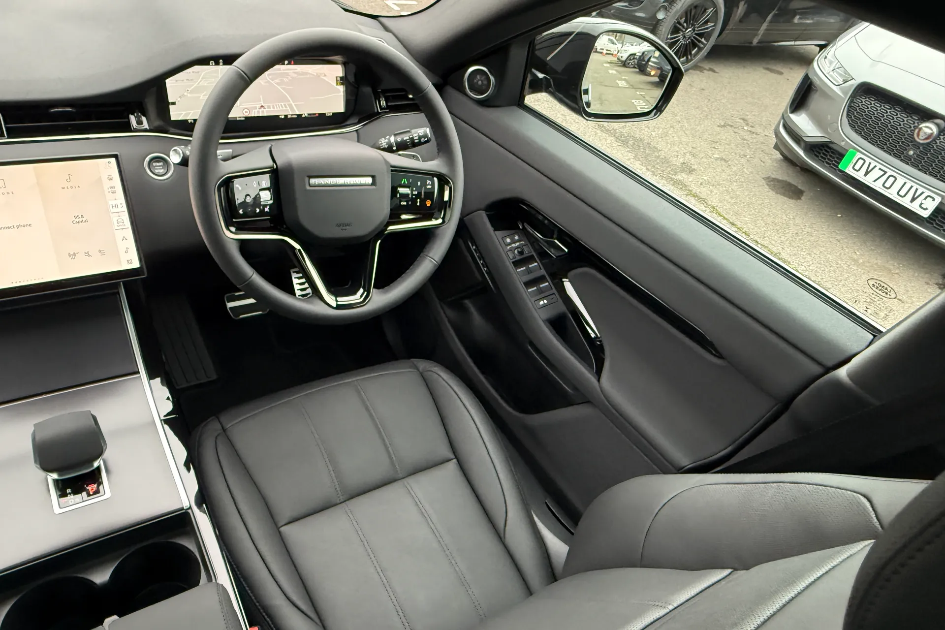 LAND ROVER RANGE ROVER EVOQUE thumbnail image number 23