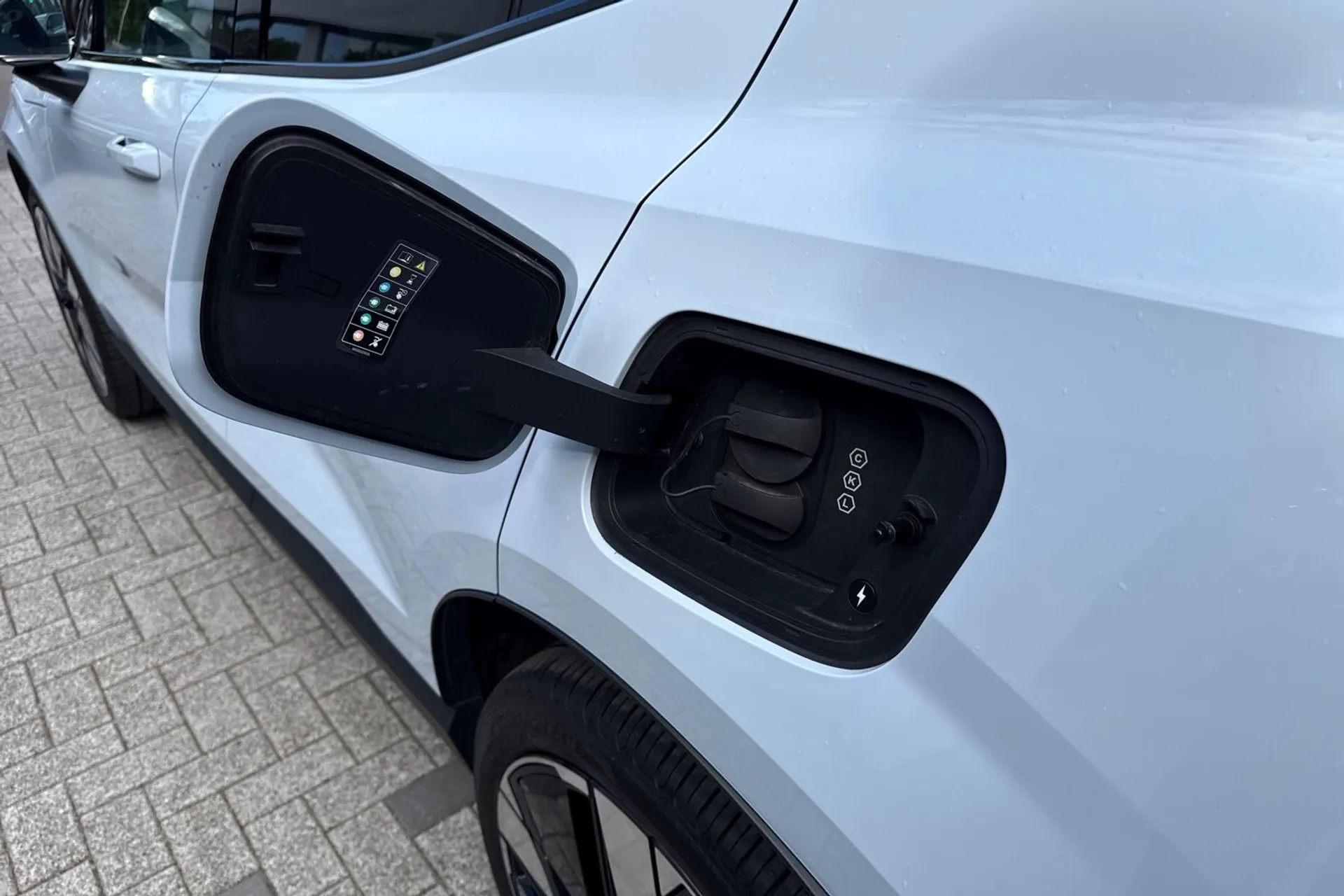 Volvo EX30 thumbnail image number 19
