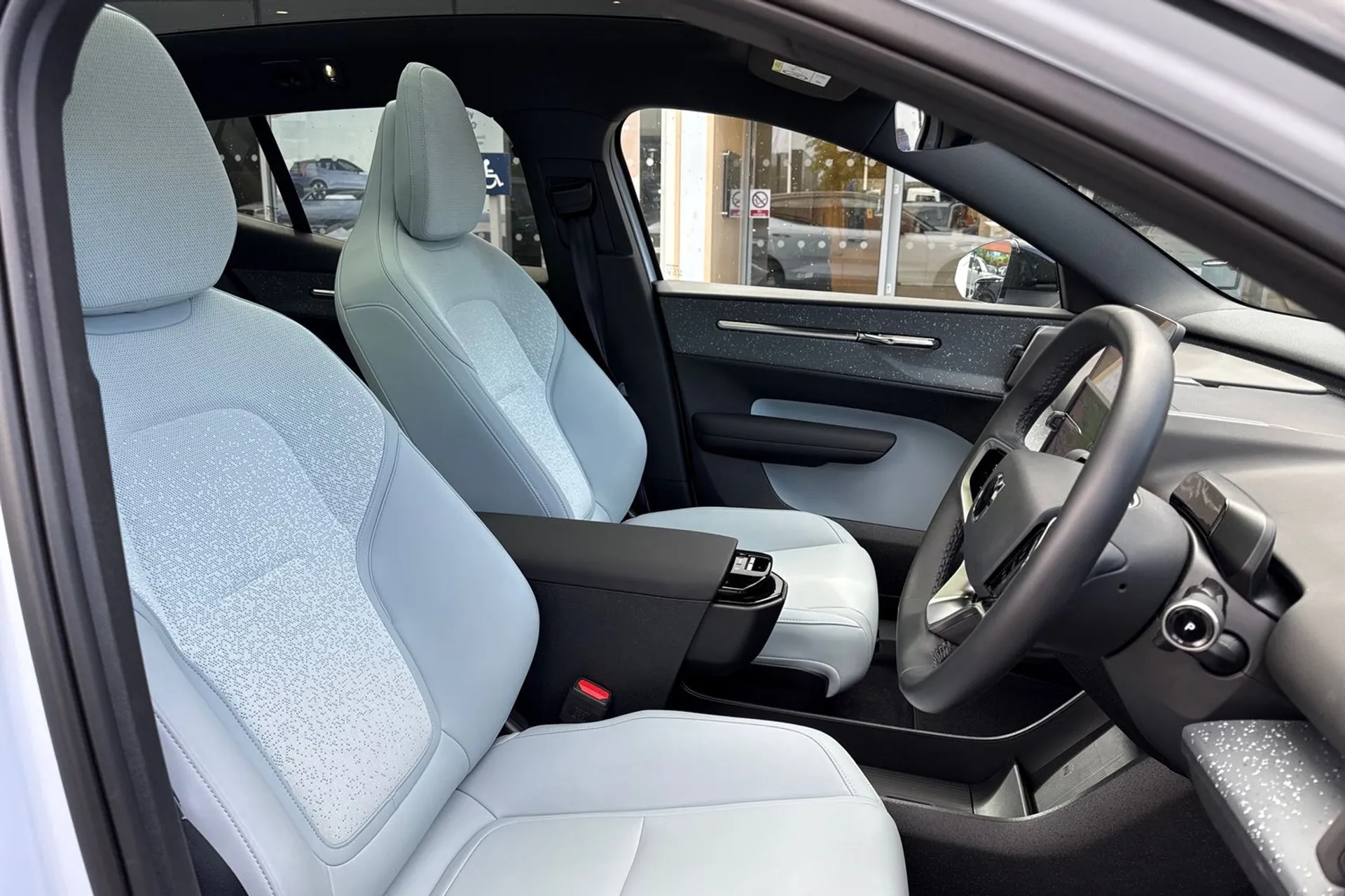 Volvo EX30 thumbnail image number 26