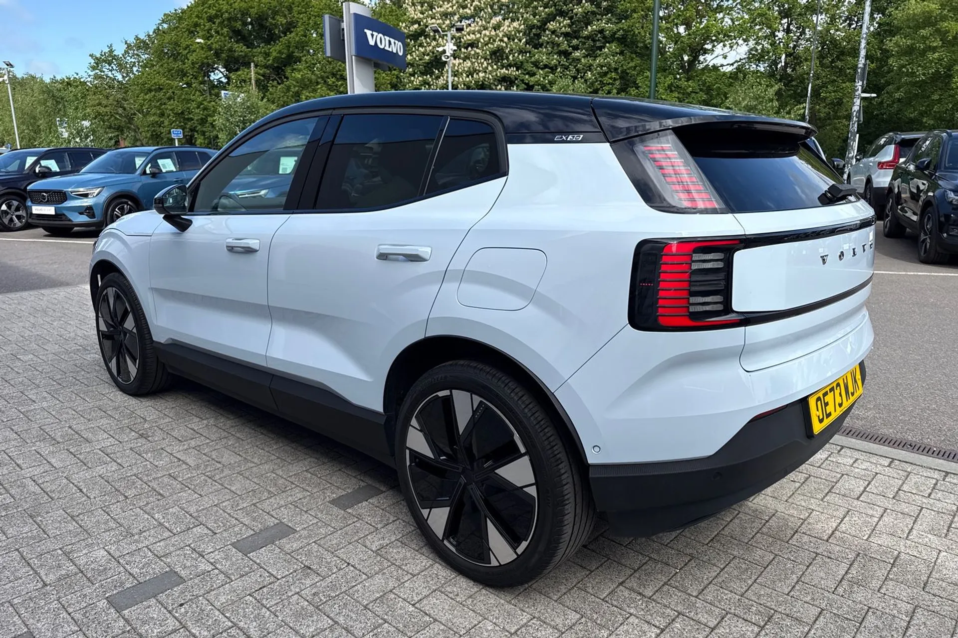 Volvo EX30 thumbnail image number 10