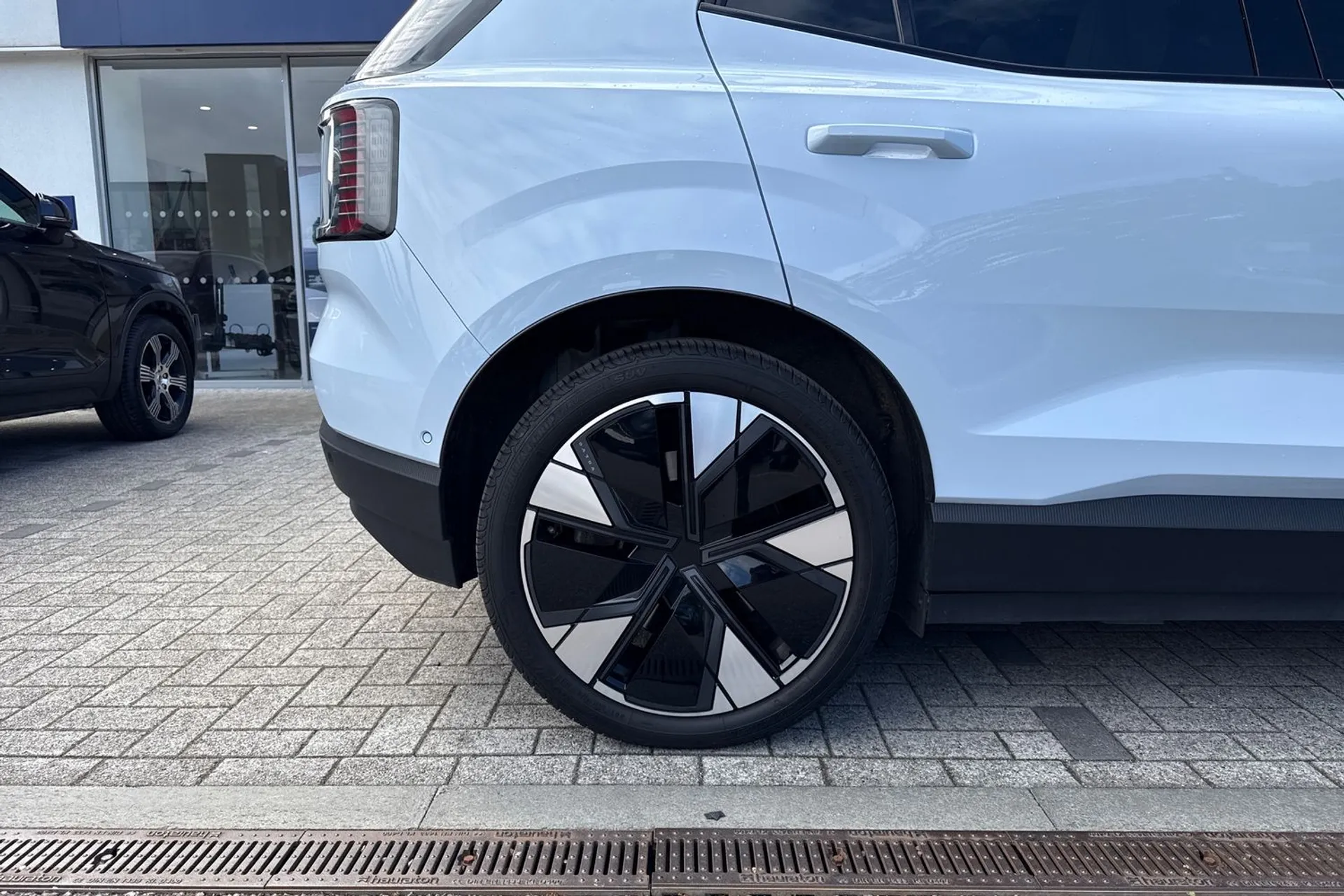 Volvo EX30 thumbnail image number 14