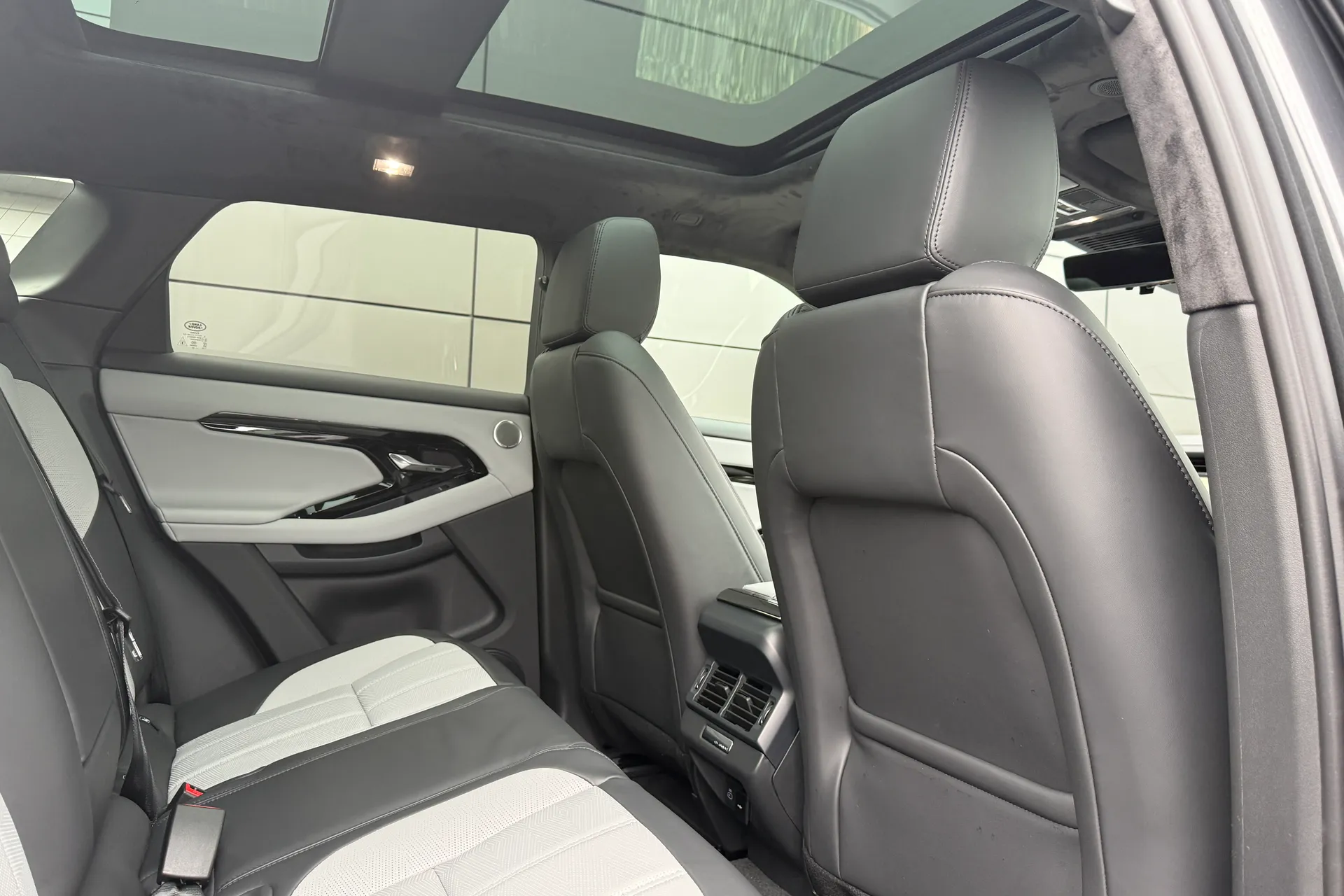 LAND ROVER RANGE ROVER EVOQUE thumbnail image number 50