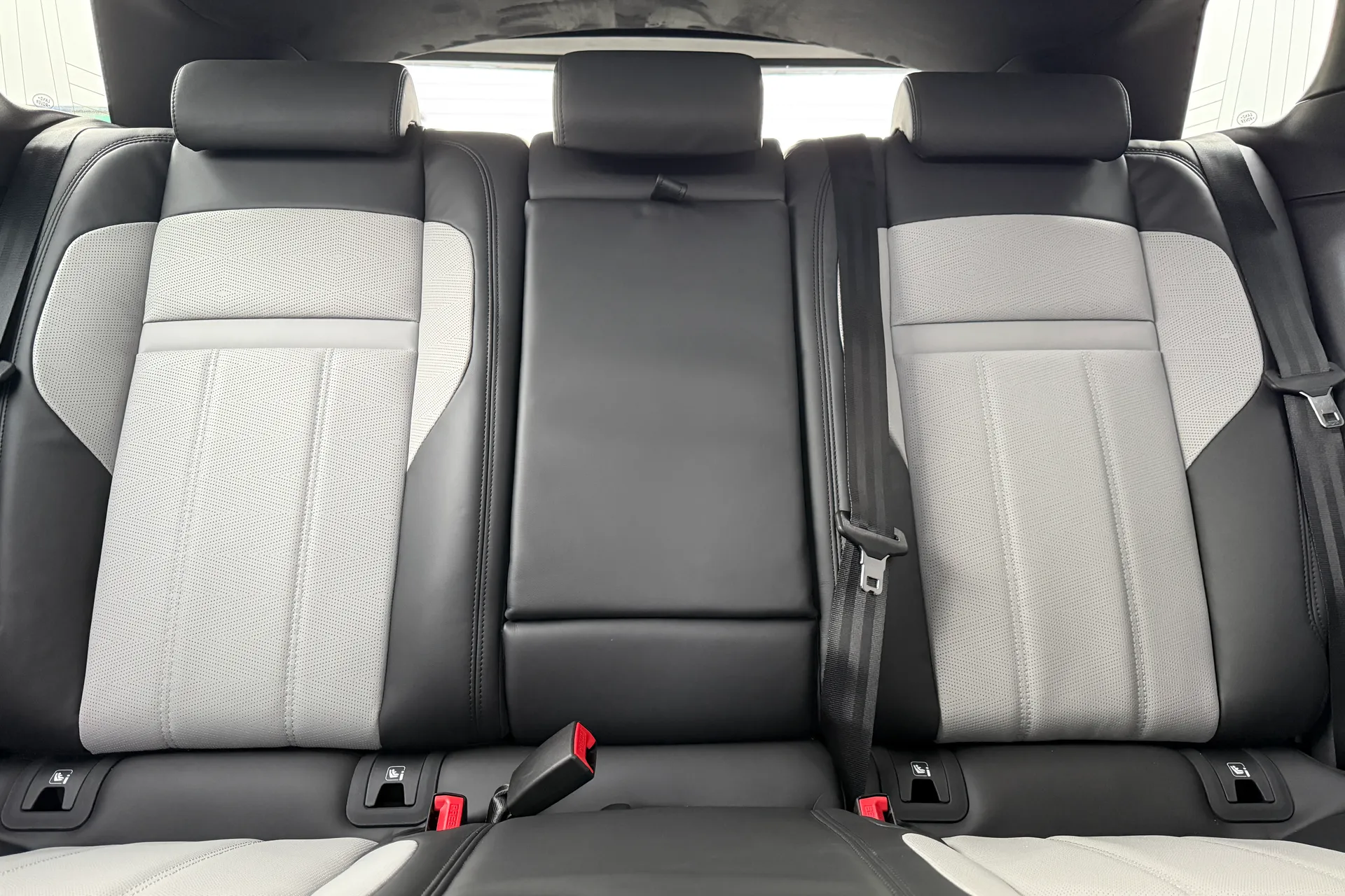 LAND ROVER RANGE ROVER EVOQUE thumbnail image number 41