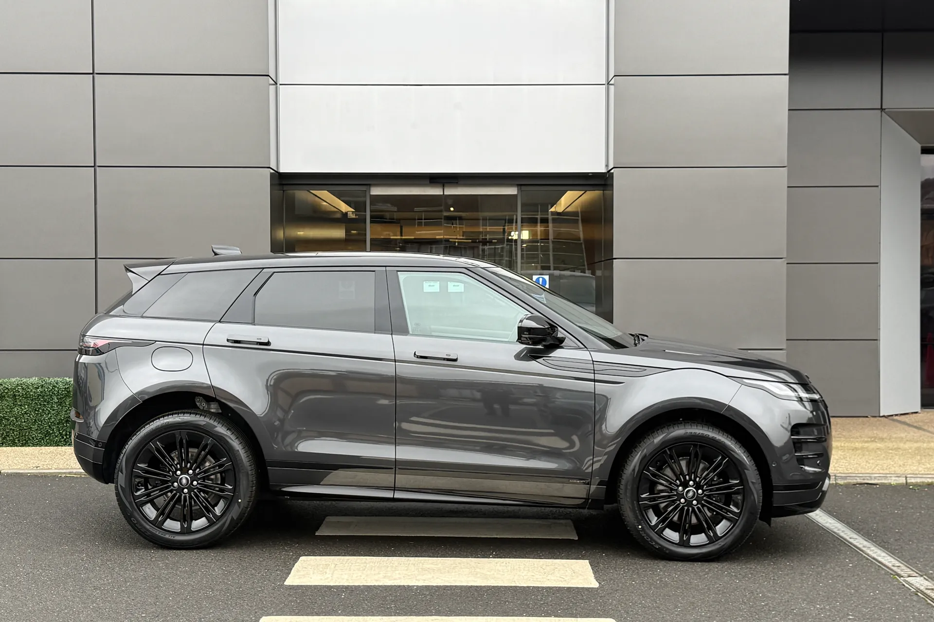 LAND ROVER RANGE ROVER EVOQUE thumbnail image number 2