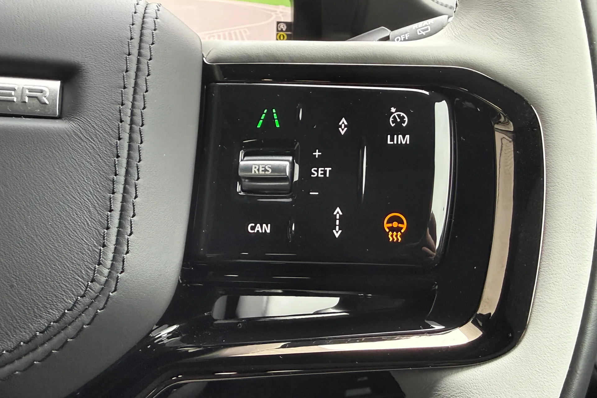 LAND ROVER RANGE ROVER EVOQUE thumbnail image number 33