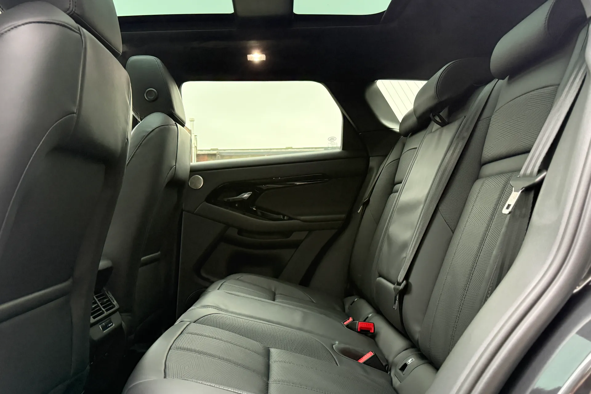 LAND ROVER RANGE ROVER EVOQUE thumbnail image number 51