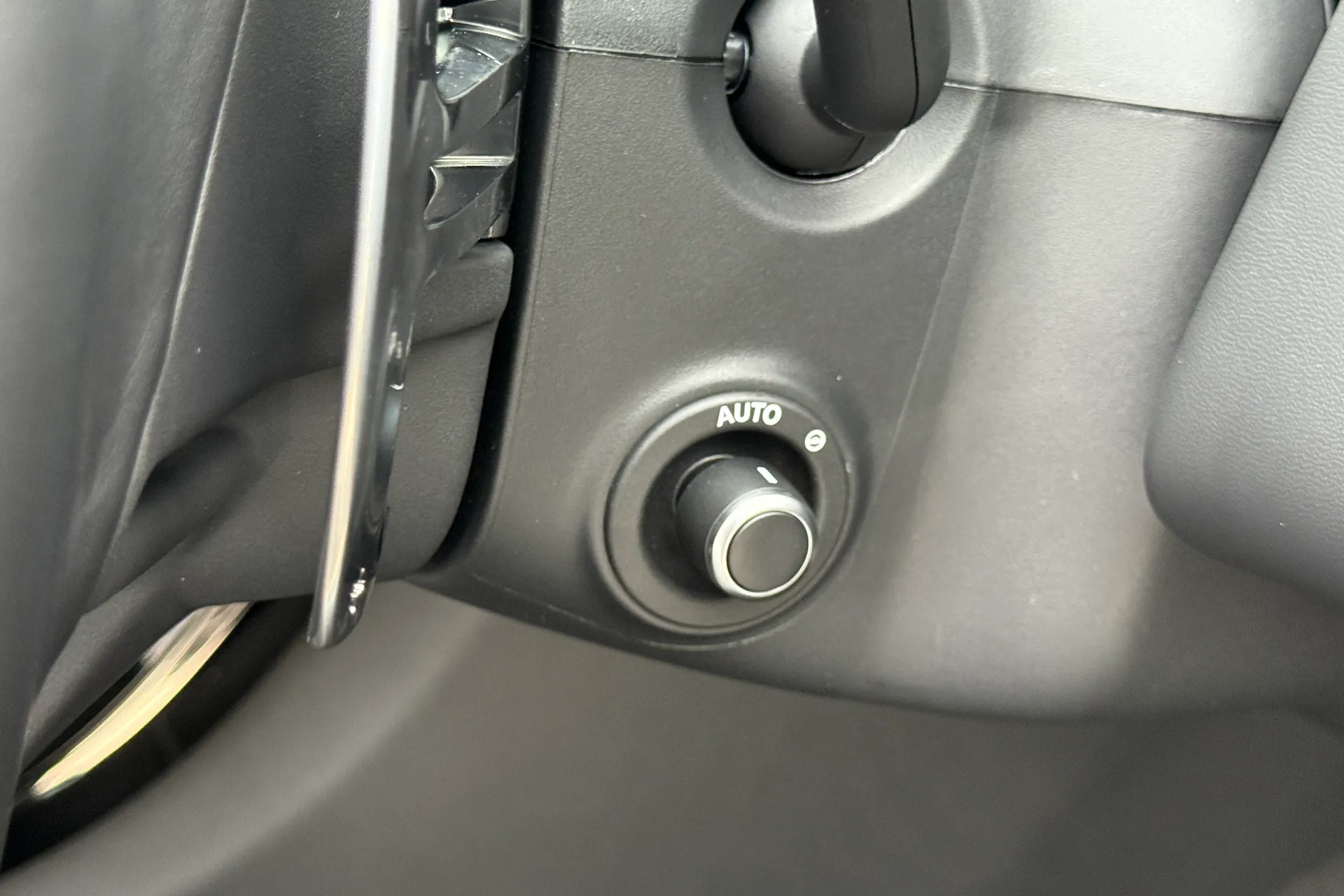 LAND ROVER RANGE ROVER EVOQUE thumbnail image number 19