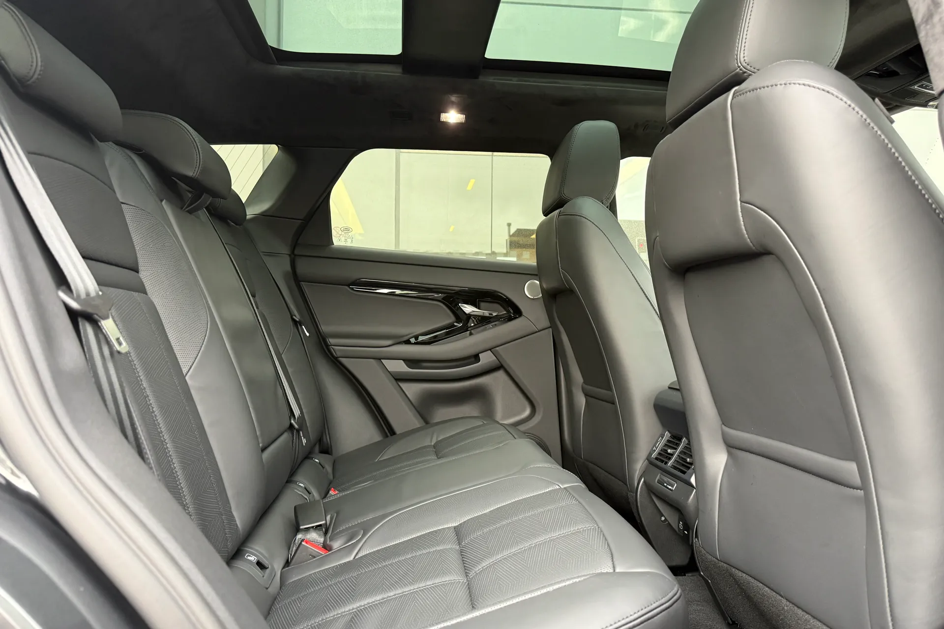 LAND ROVER RANGE ROVER EVOQUE thumbnail image number 41