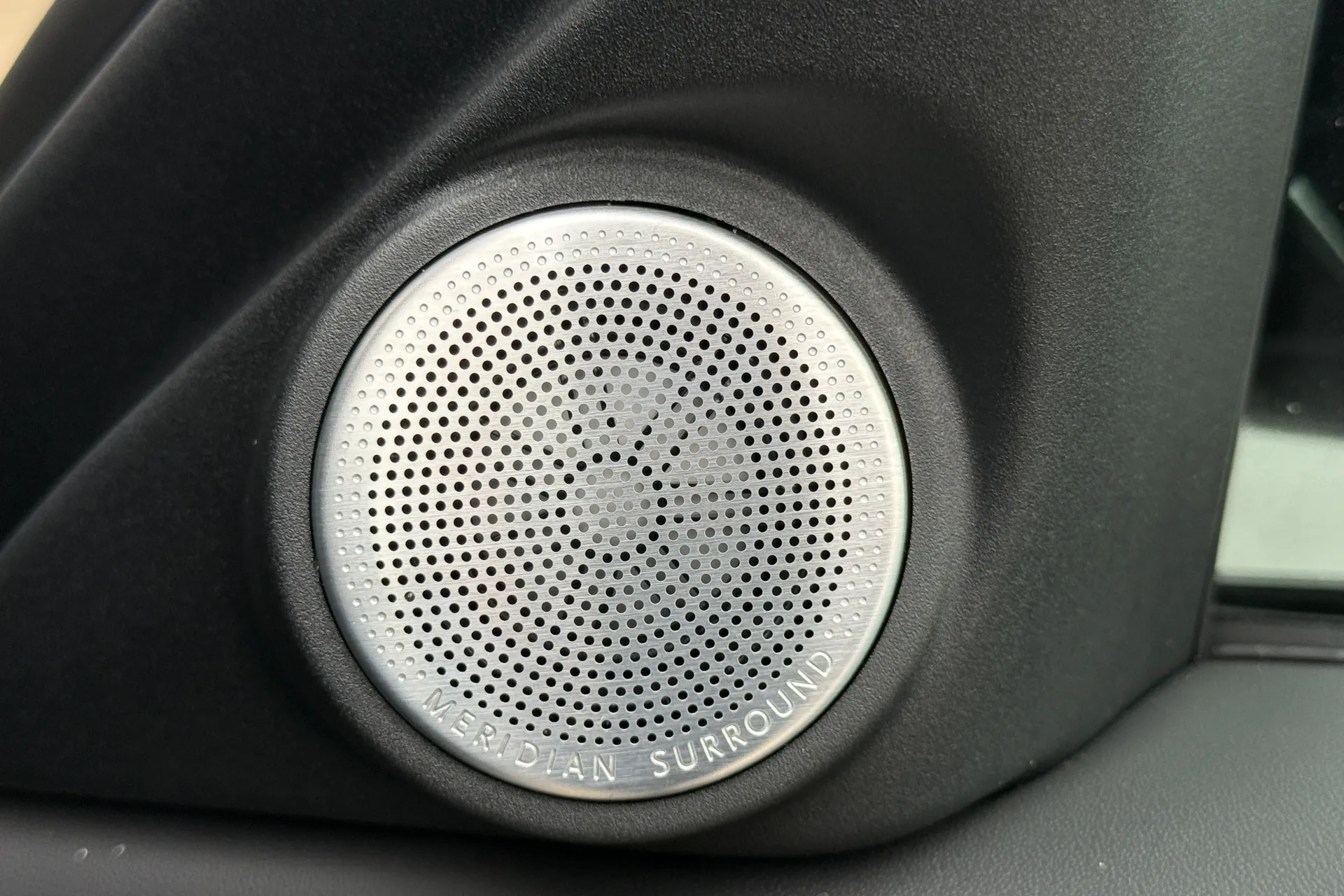 LAND ROVER RANGE ROVER EVOQUE thumbnail image number 22