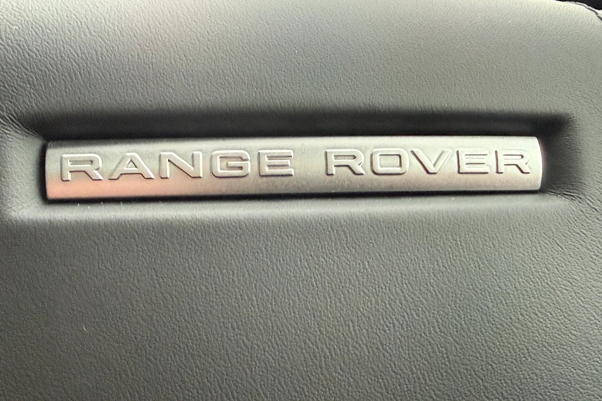 LAND ROVER RANGE ROVER EVOQUE thumbnail image number 37