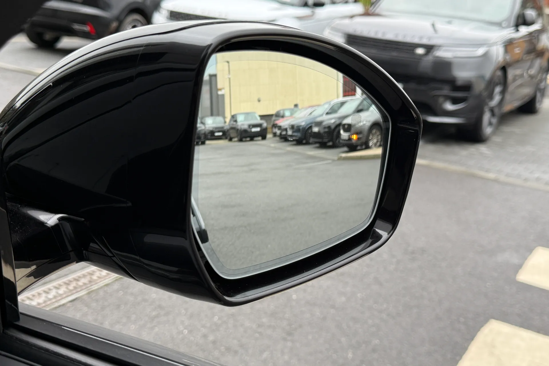 LAND ROVER RANGE ROVER EVOQUE thumbnail image number 13