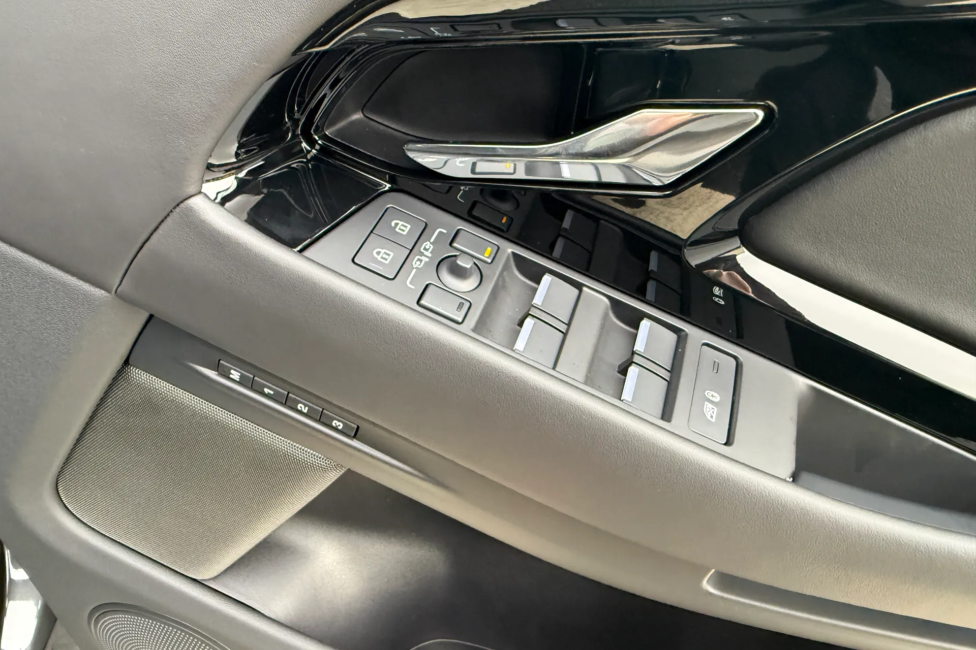 LAND ROVER RANGE ROVER EVOQUE thumbnail image number 20