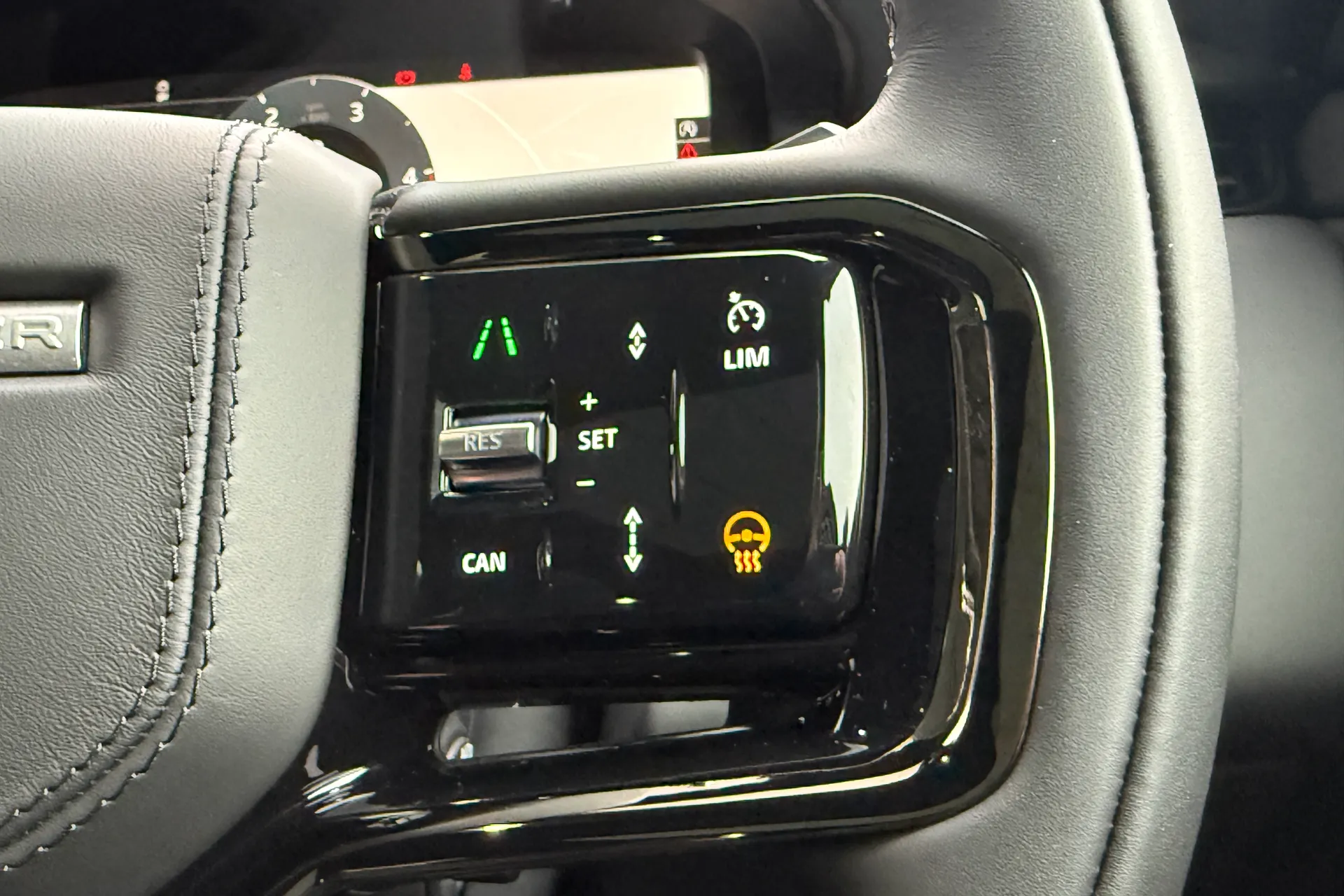 LAND ROVER RANGE ROVER EVOQUE thumbnail image number 38