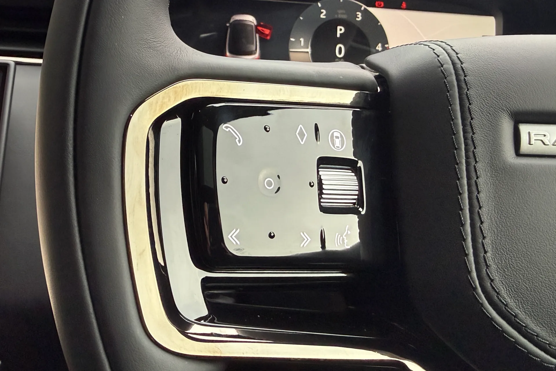 LAND ROVER RANGE ROVER EVOQUE thumbnail image number 36