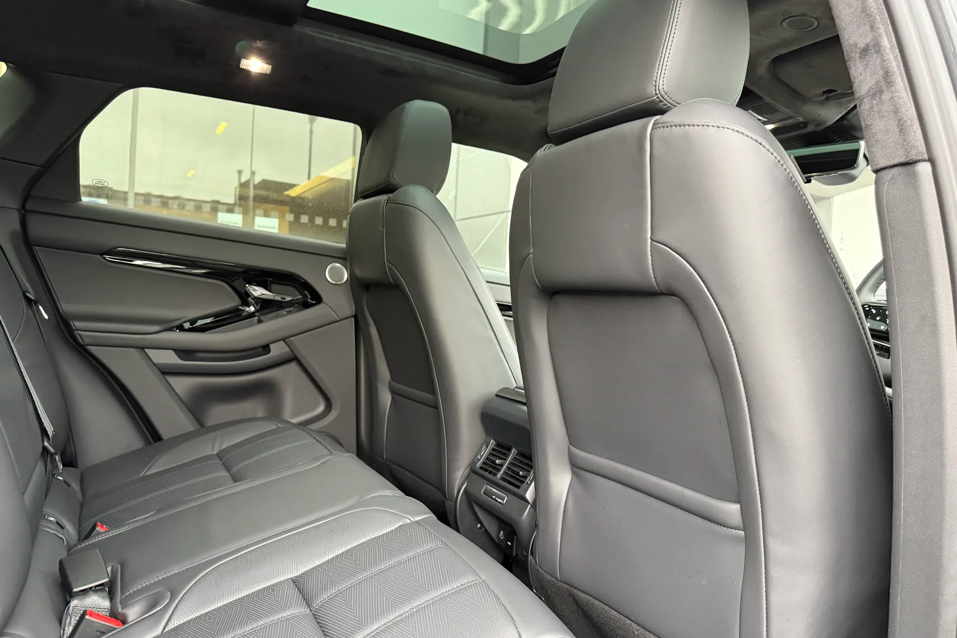 LAND ROVER RANGE ROVER EVOQUE thumbnail image number 42