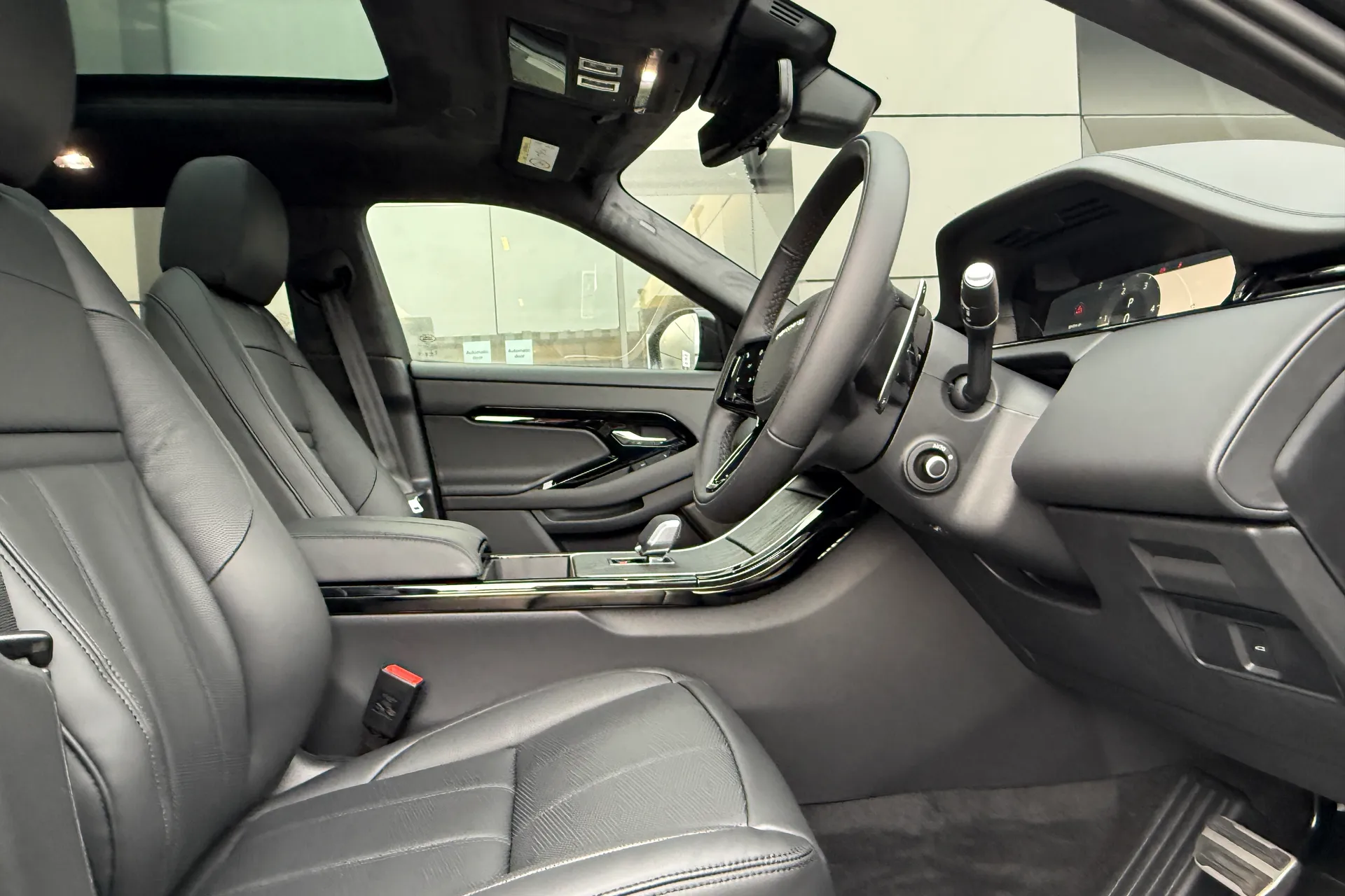 LAND ROVER RANGE ROVER EVOQUE thumbnail image number 16