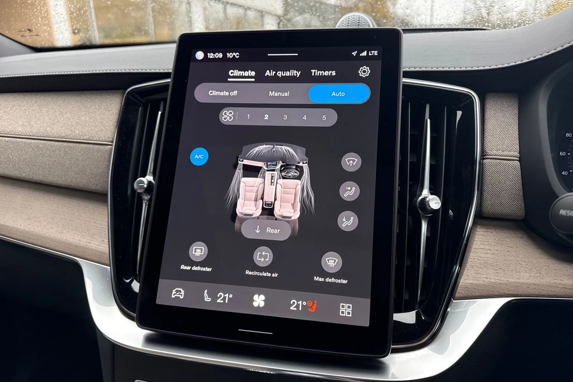 Volvo XC90 thumbnail image number 40