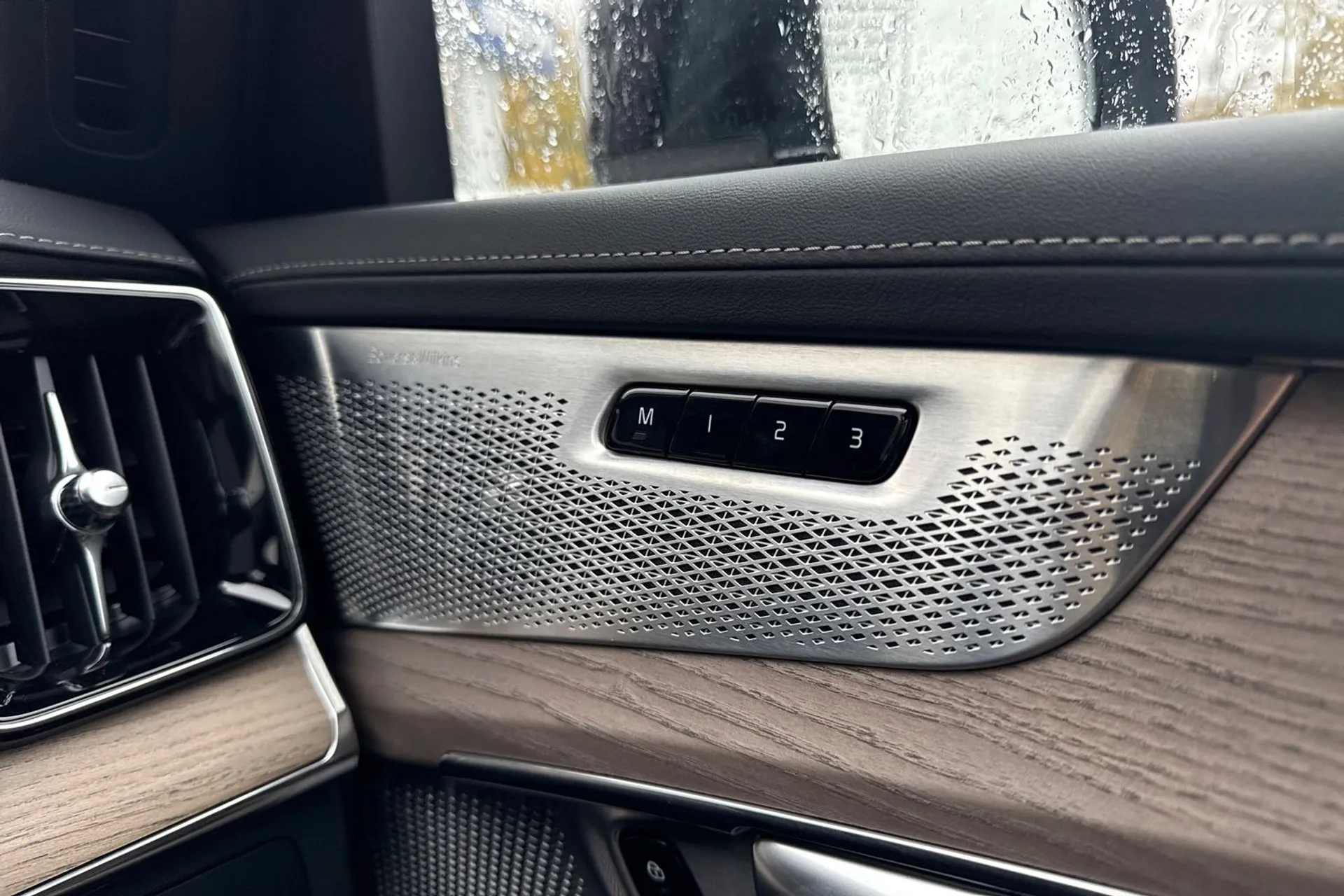 Volvo XC90 thumbnail image number 44