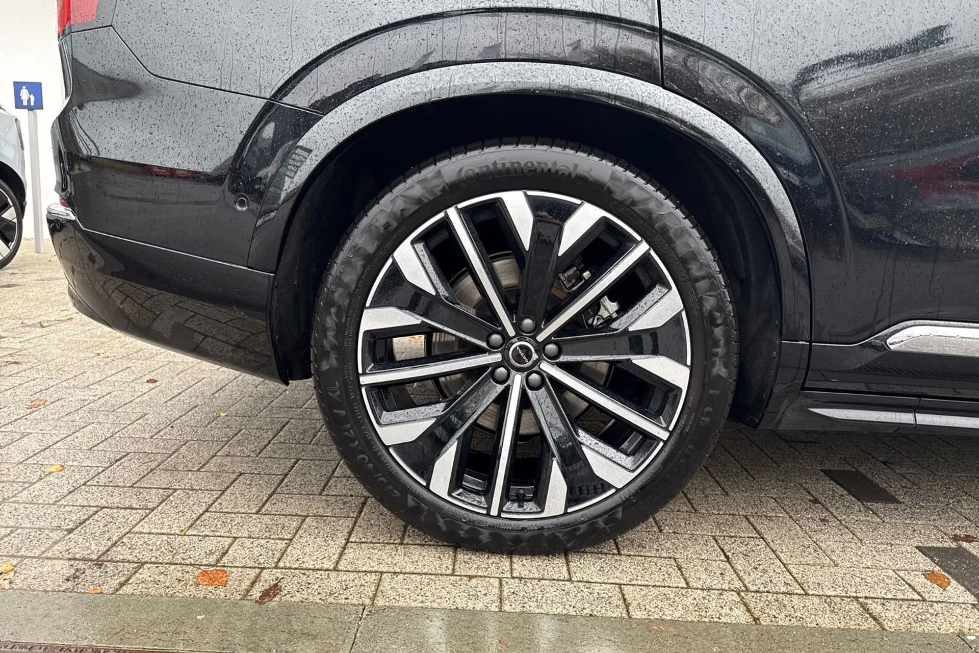 Volvo XC90 thumbnail image number 16