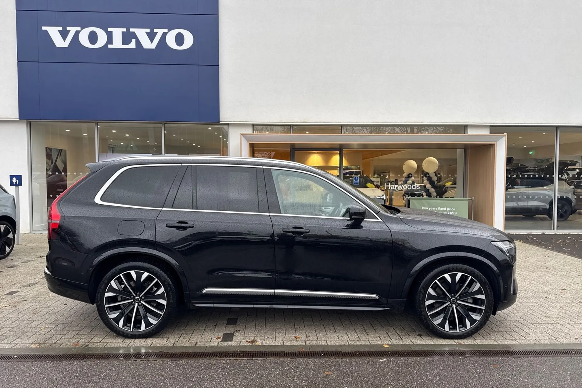 Volvo XC90 thumbnail image number 2