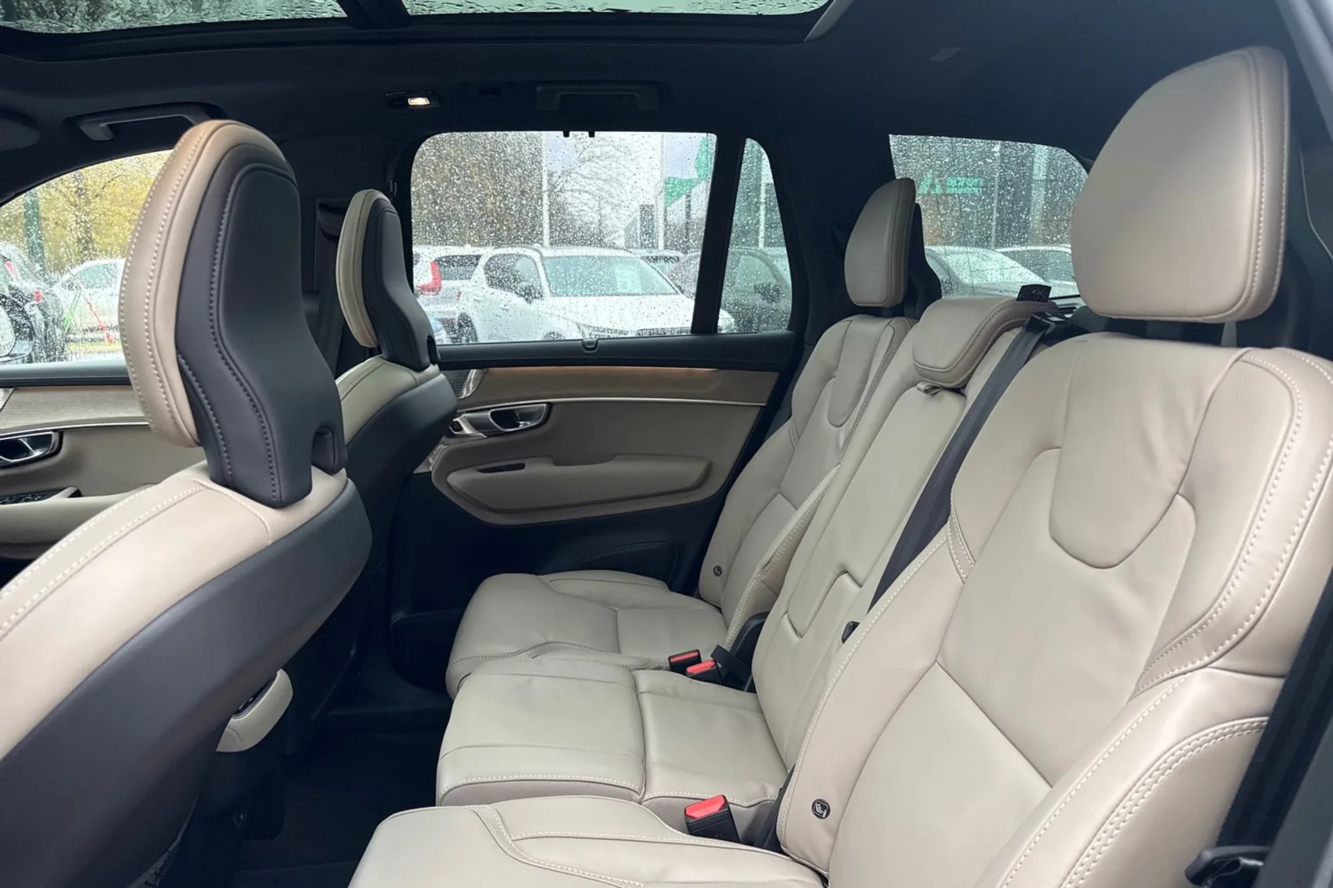 Volvo XC90 thumbnail image number 31