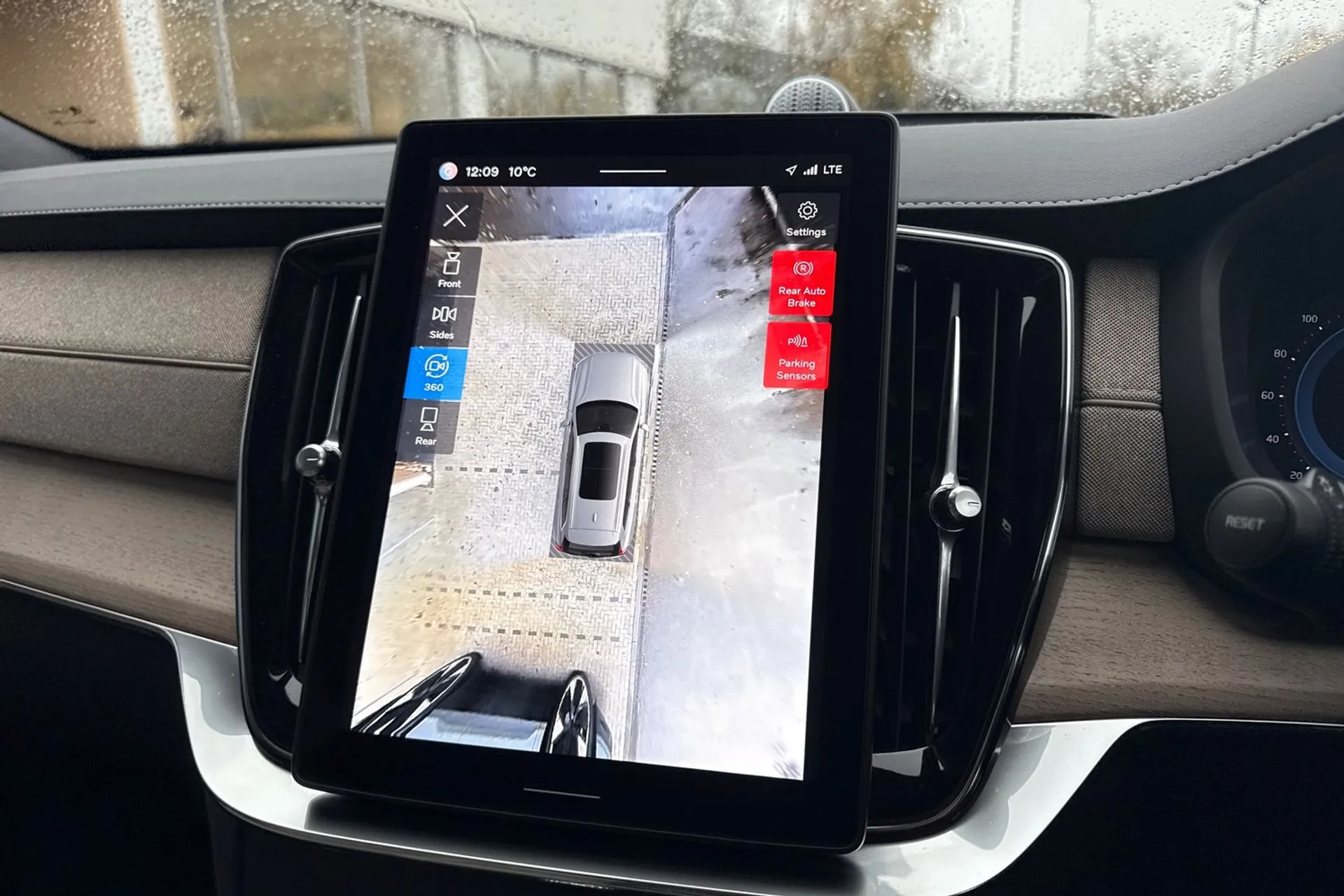 Volvo XC90 thumbnail image number 4