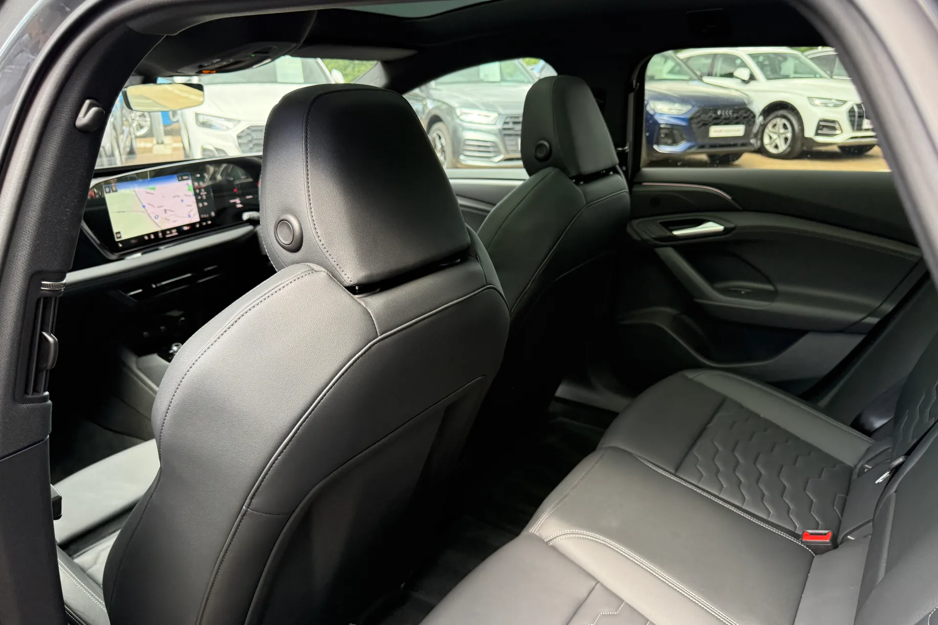 Audi A6 thumbnail image number 45